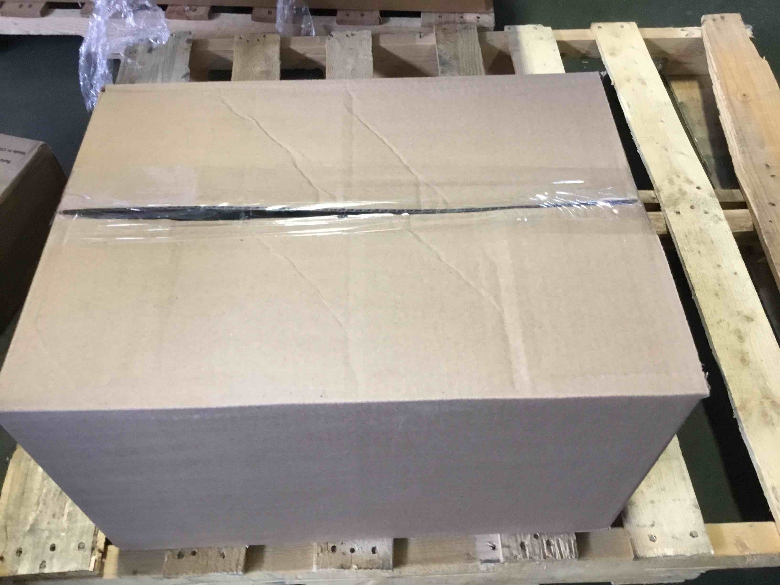 https://s3.amazonaws.com/lotting-images-prod/bidfta/RED5437950_1700163185635.jpeg