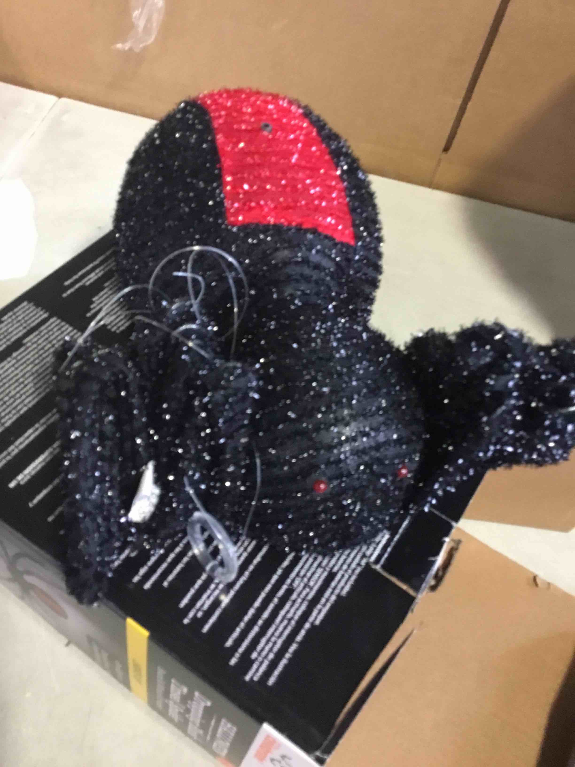 https://s3.amazonaws.com/lotting-images-prod/bidfta/RED5438229_1700490510795.jpeg