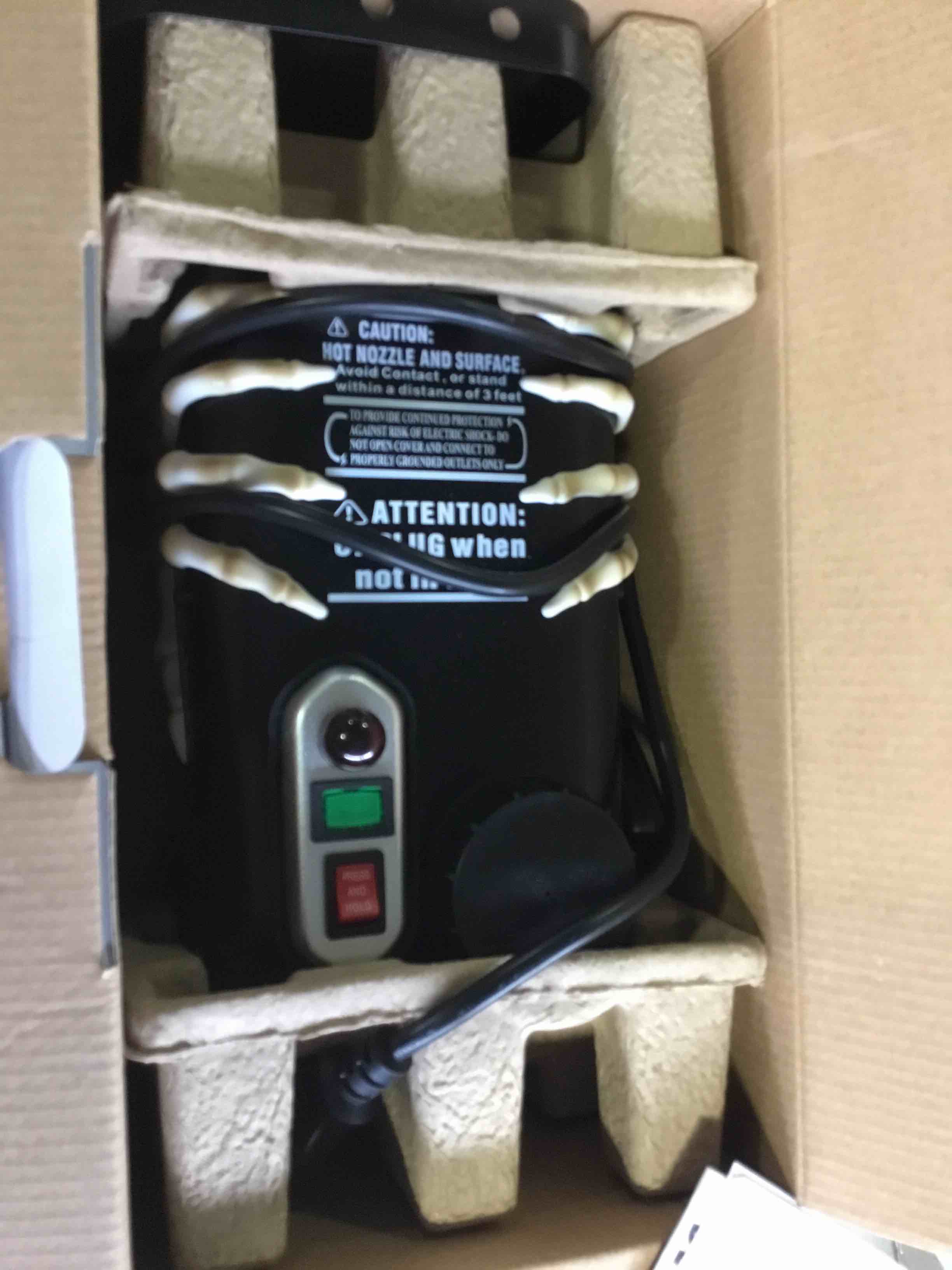 https://s3.amazonaws.com/lotting-images-prod/bidfta/RED5438292_1700490799836.jpeg