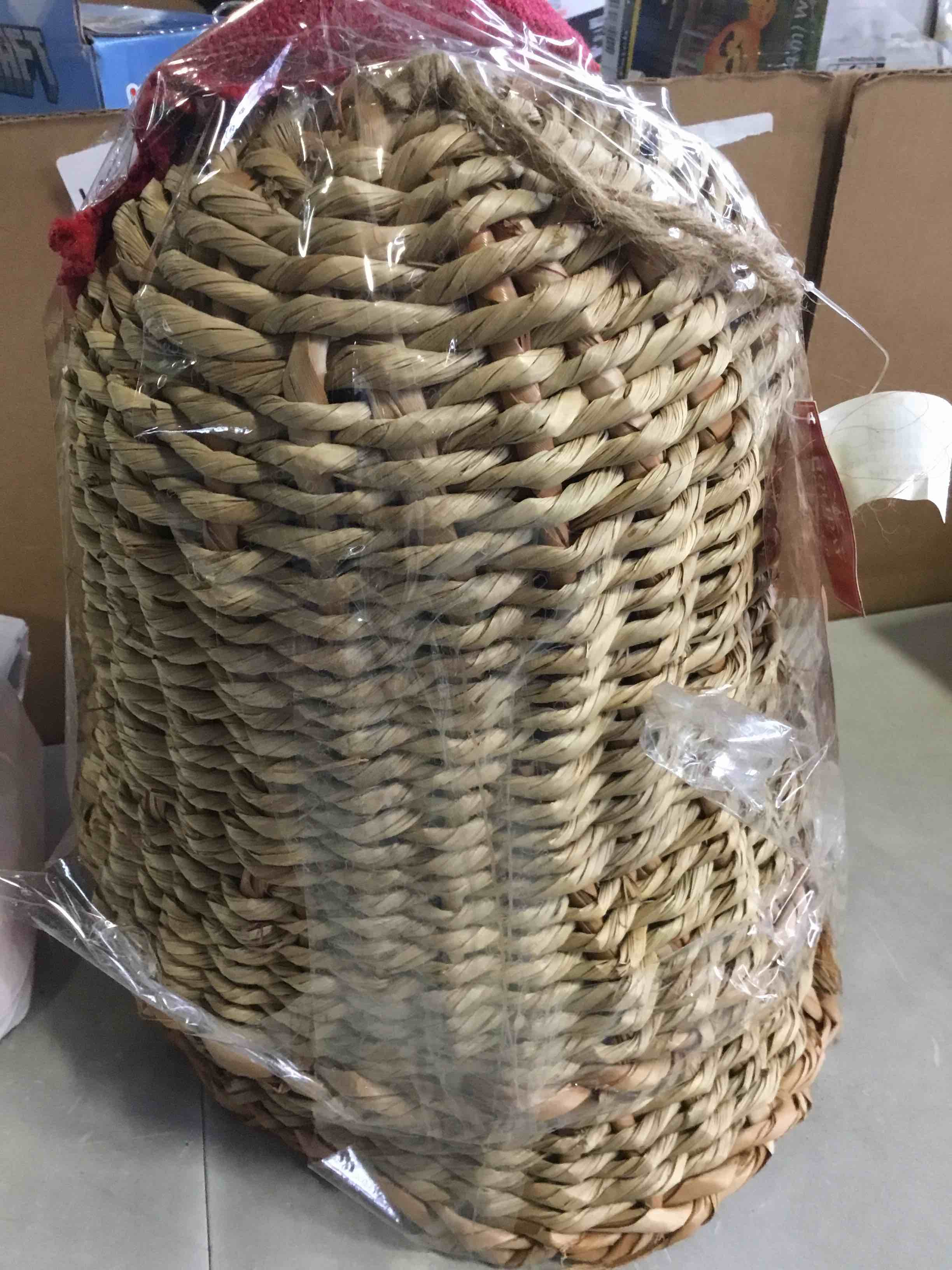 https://s3.amazonaws.com/lotting-images-prod/bidfta/RED5438309_1700494638542.jpeg