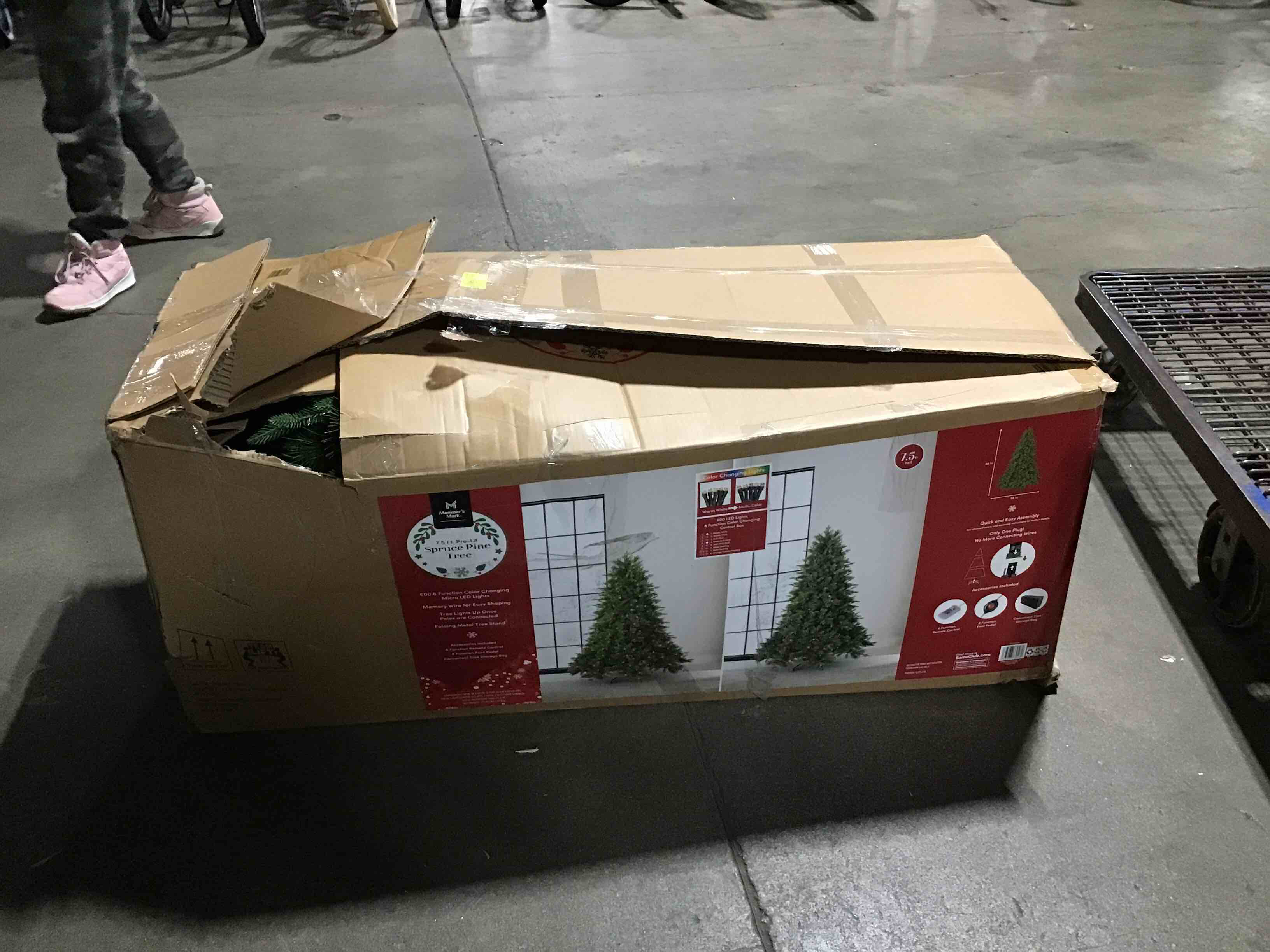 https://s3.amazonaws.com/lotting-images-prod/bidfta/RED5438343_1701190272337.jpeg