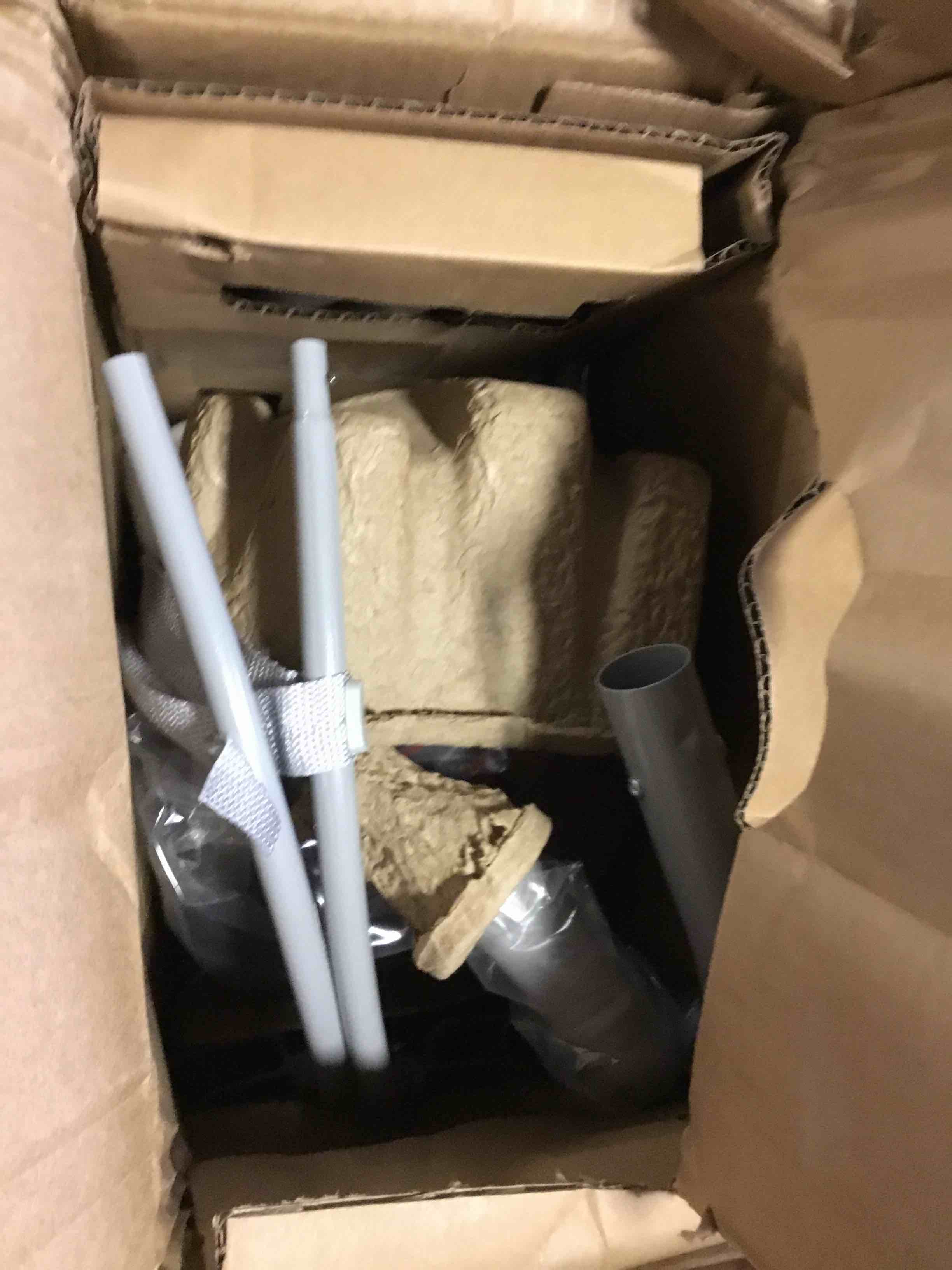https://s3.amazonaws.com/lotting-images-prod/bidfta/RED5439409_1700663717423.jpeg