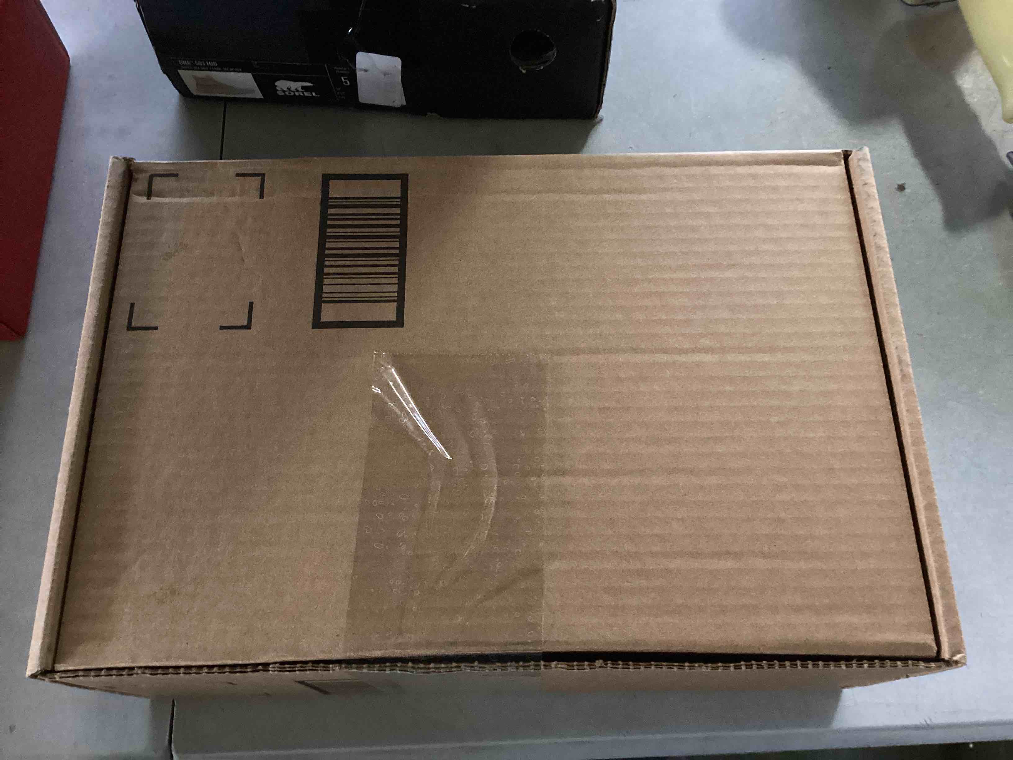 https://s3.amazonaws.com/lotting-images-prod/bidfta/RED5439592_1700495457988.jpeg