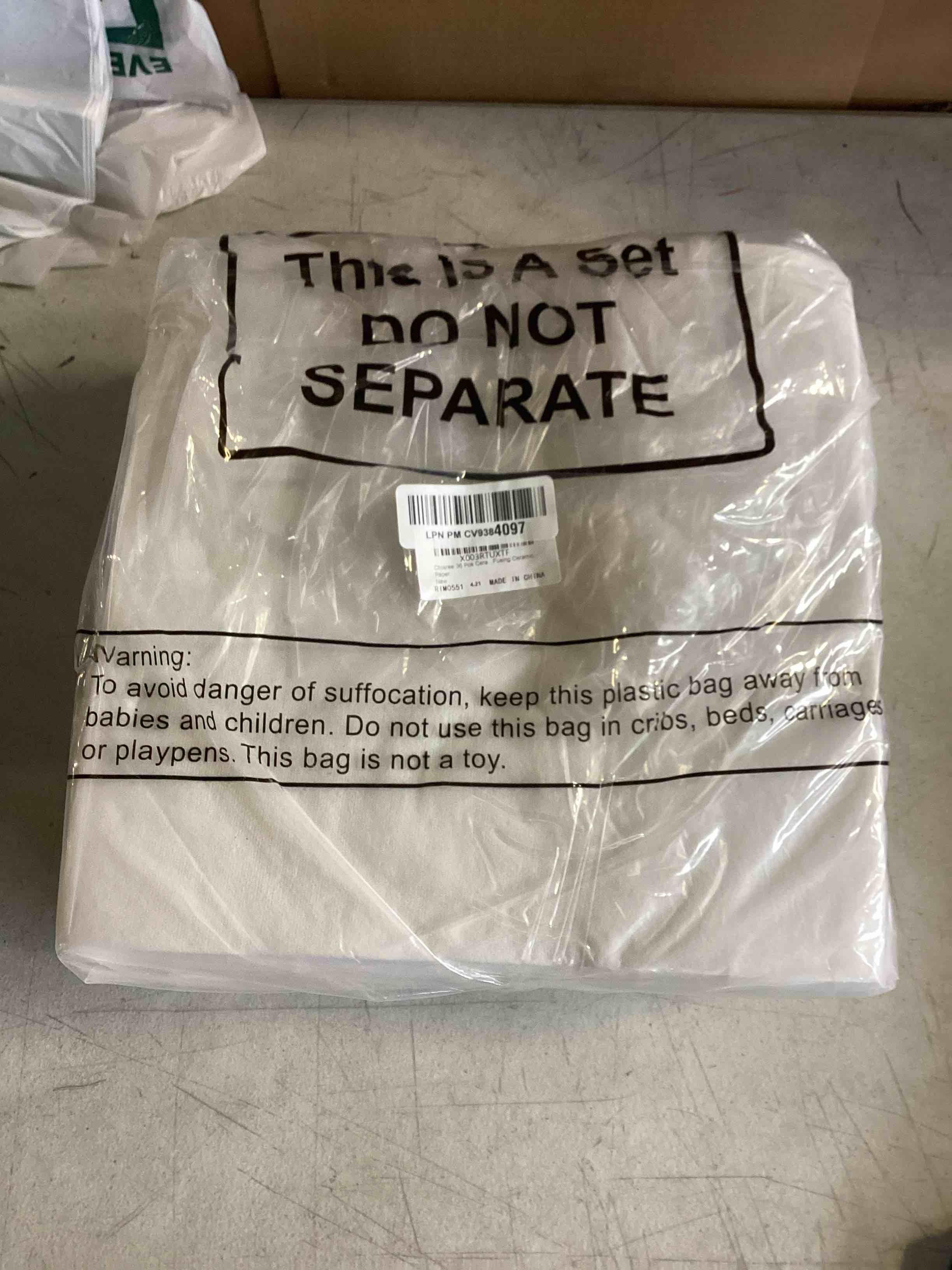 https://s3.amazonaws.com/lotting-images-prod/bidfta/RED5440900_1700856686817.jpeg
