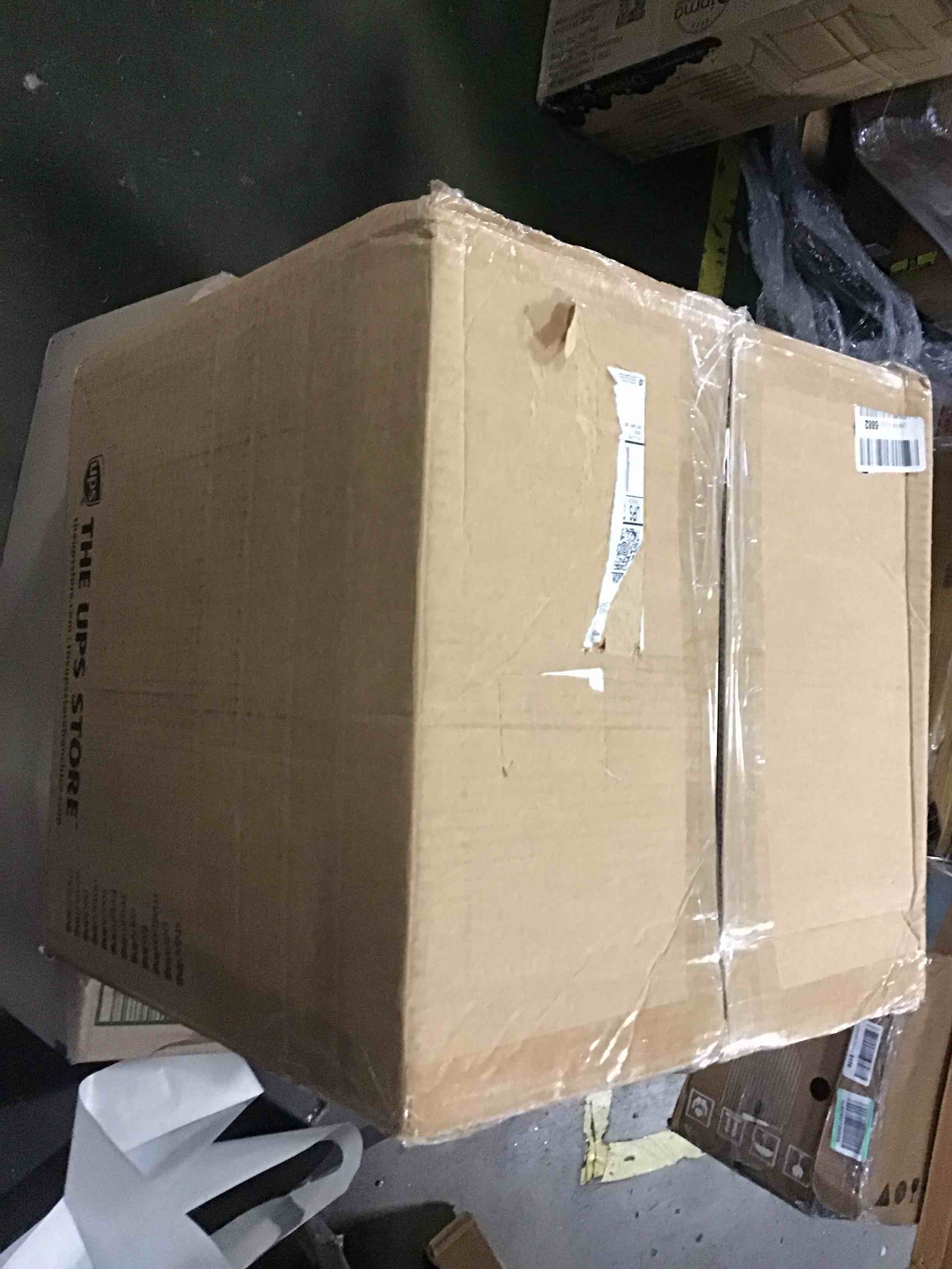 https://s3.amazonaws.com/lotting-images-prod/bidfta/RED5441425_1700585967982.jpeg