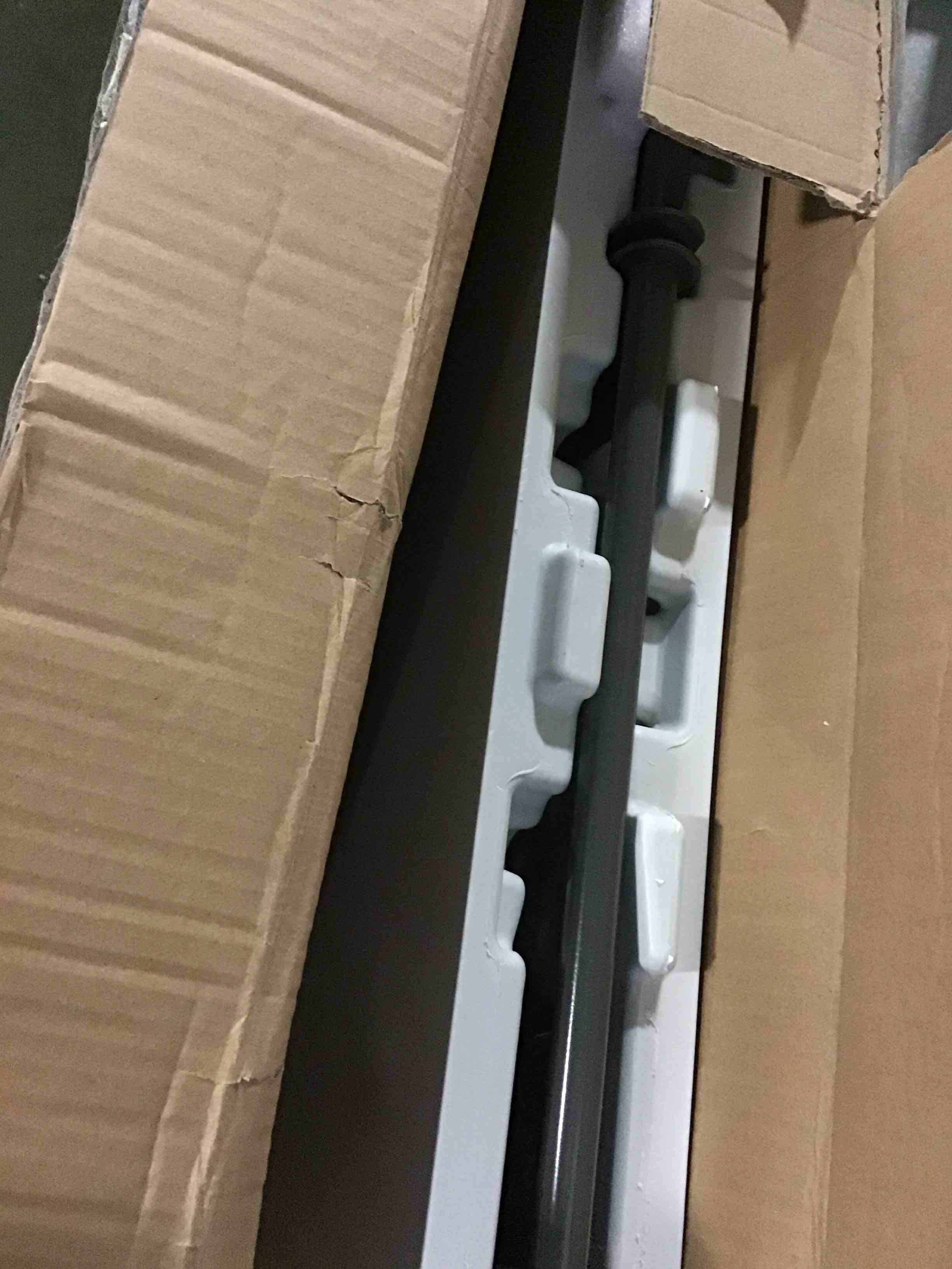 https://s3.amazonaws.com/lotting-images-prod/bidfta/RED5441483_1700597954333.jpeg