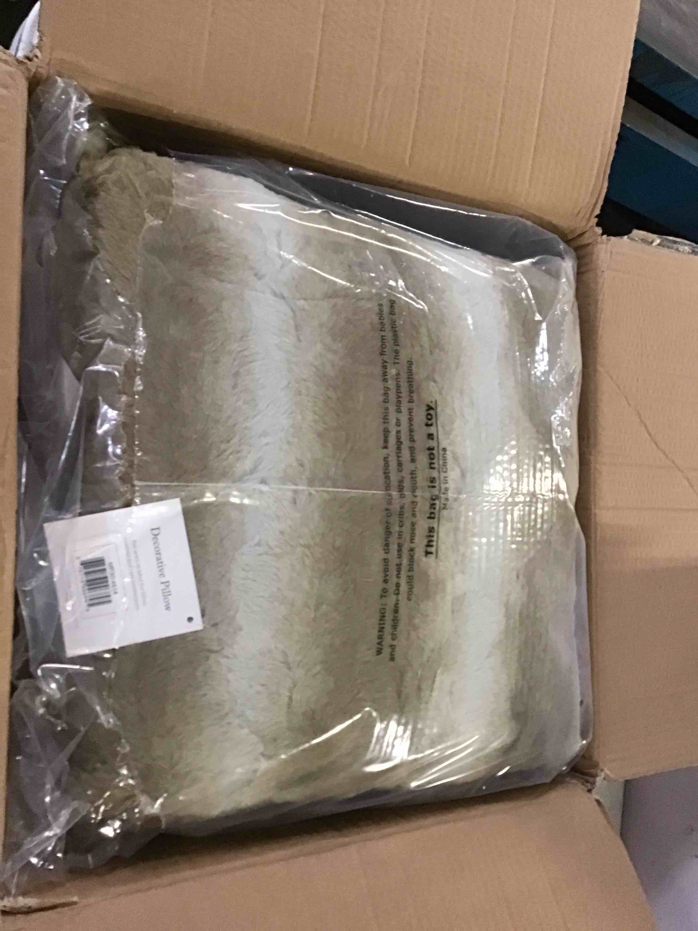 https://s3.amazonaws.com/lotting-images-prod/bidfta/RED5441693_1700678614782.jpeg