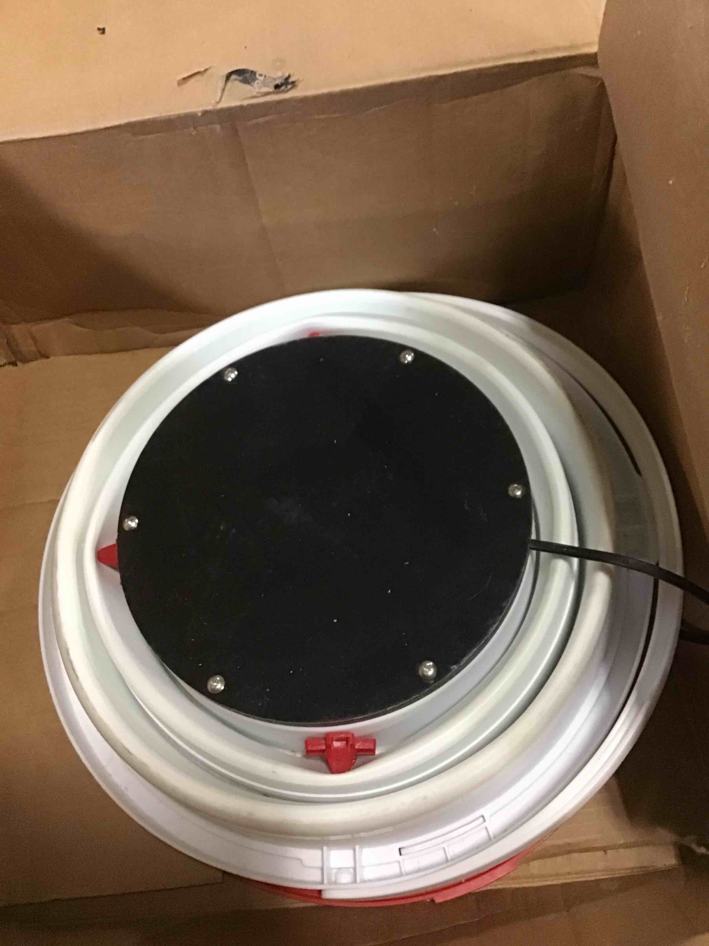 https://s3.amazonaws.com/lotting-images-prod/bidfta/RED5442006_1700860669184.jpeg