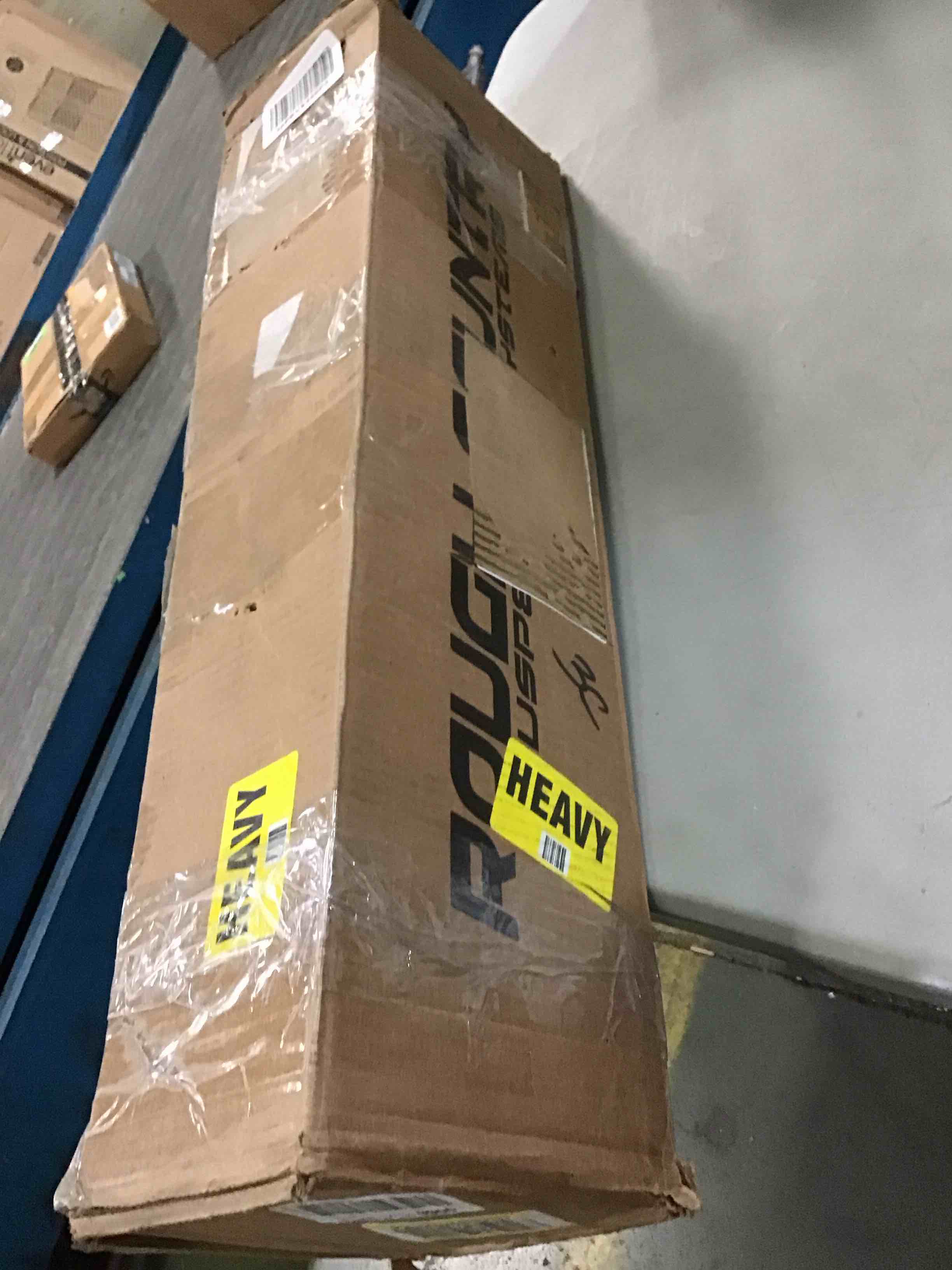 https://s3.amazonaws.com/lotting-images-prod/bidfta/RED5442059_1701094745730.jpeg