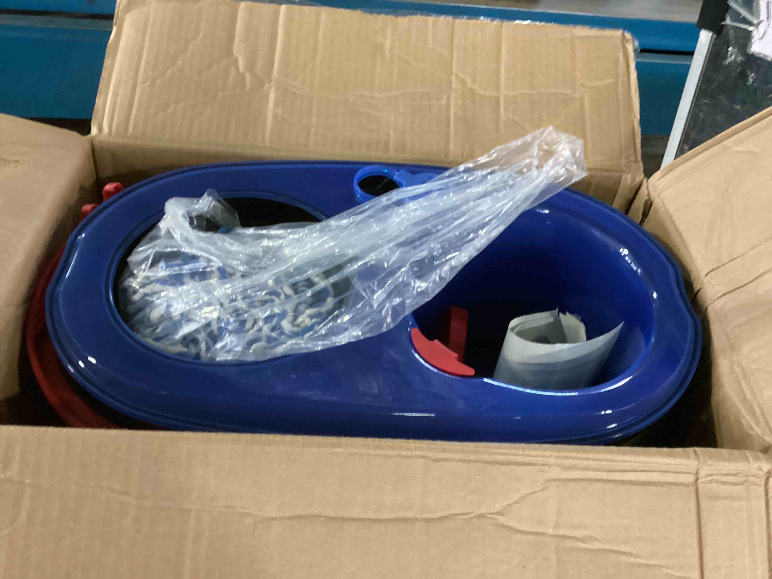 https://s3.amazonaws.com/lotting-images-prod/bidfta/RED5442871_1701110755130.jpeg