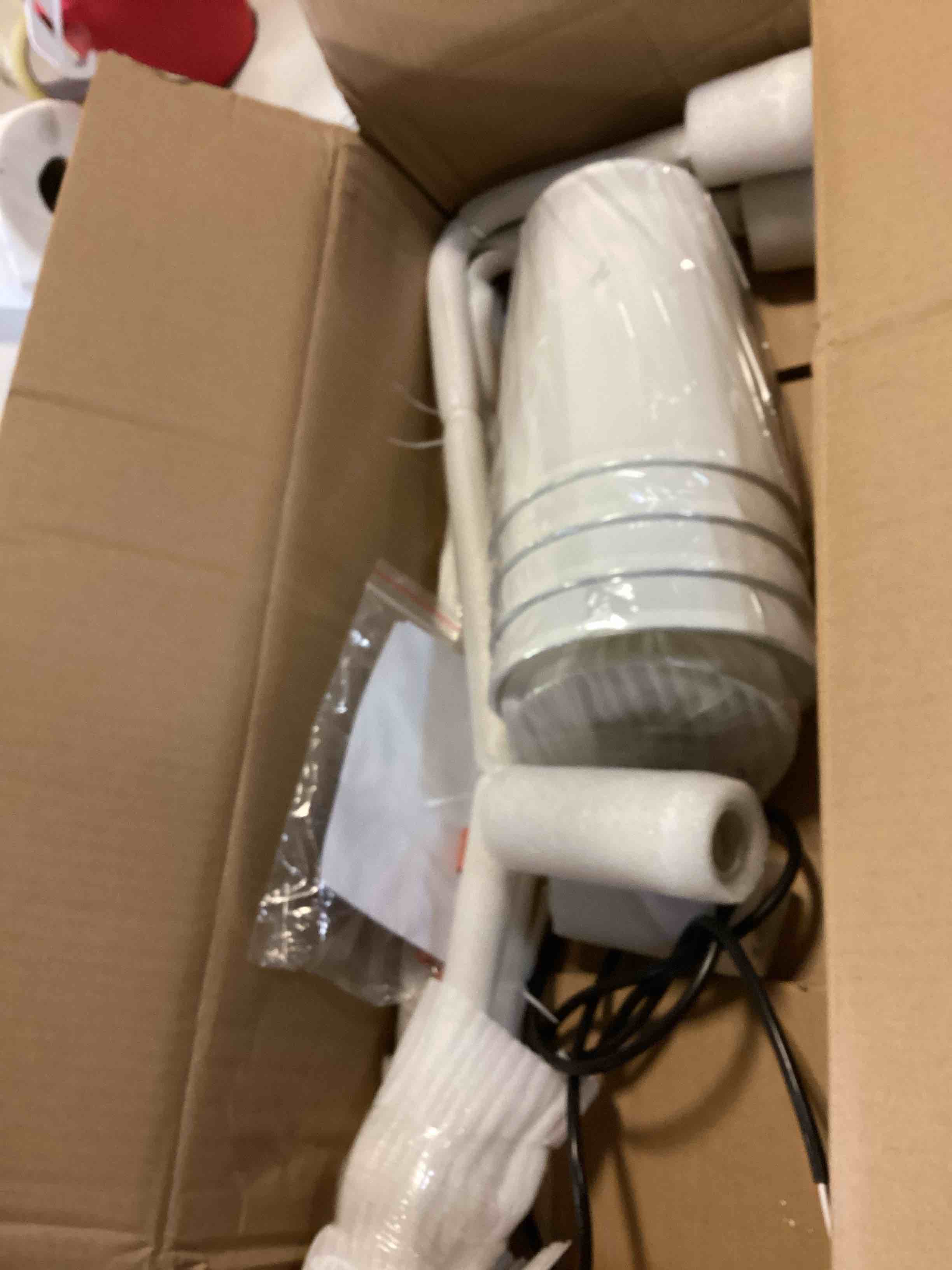 https://s3.amazonaws.com/lotting-images-prod/bidfta/RED5443258_1701362407390.jpeg