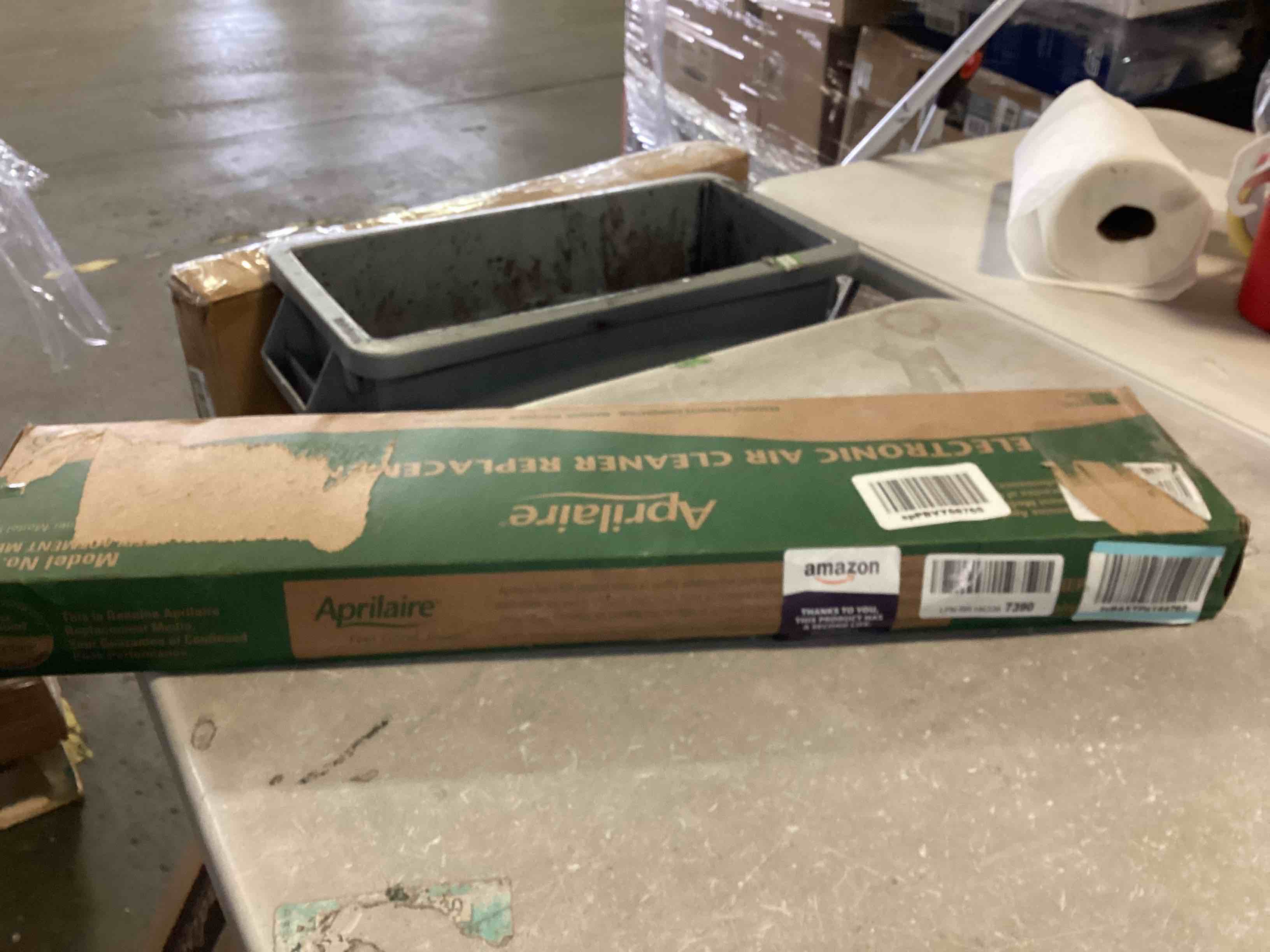 https://s3.amazonaws.com/lotting-images-prod/bidfta/RED5443260_1701362674069.jpeg