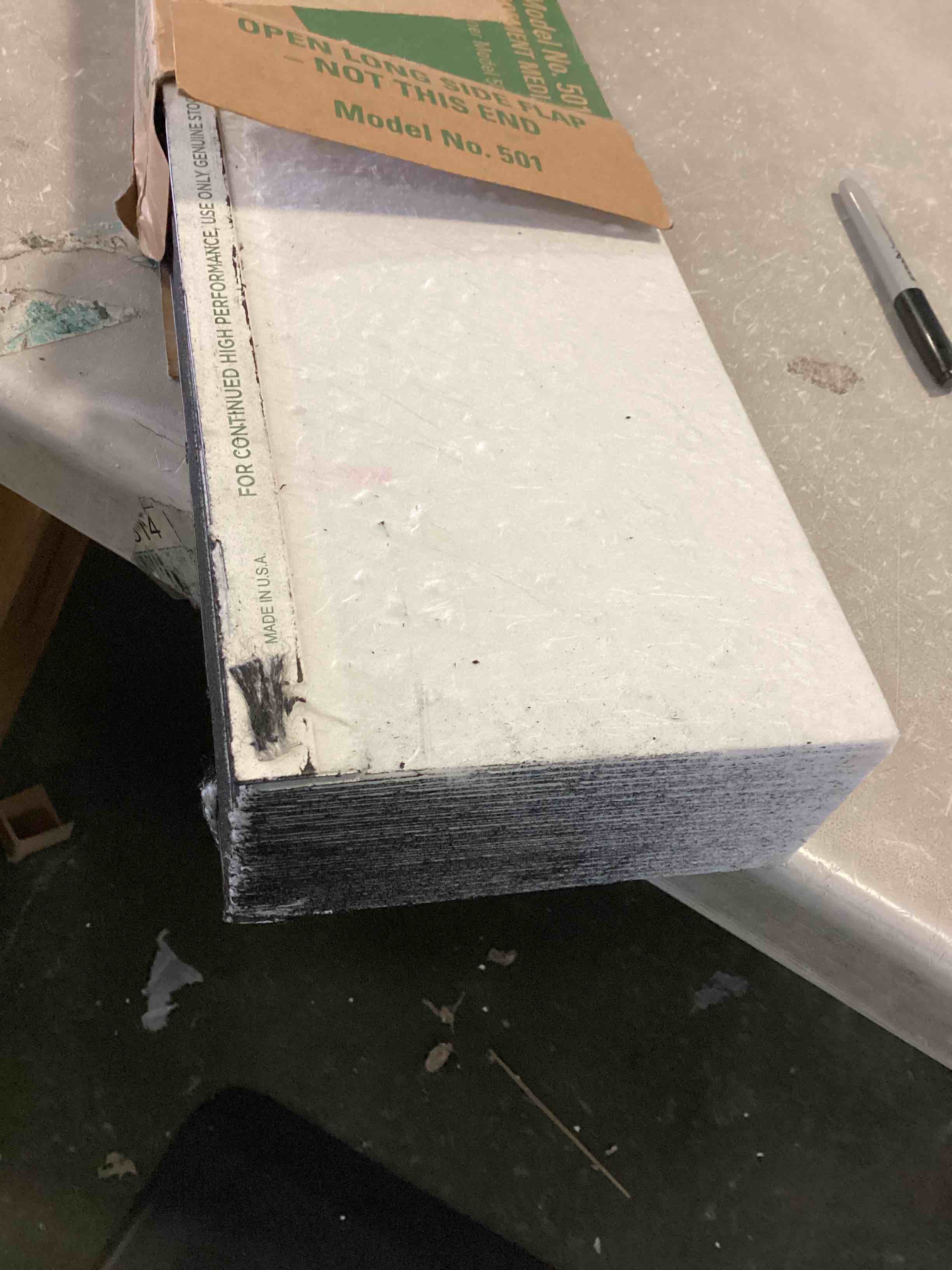 https://s3.amazonaws.com/lotting-images-prod/bidfta/RED5443260_1701362696611.jpeg