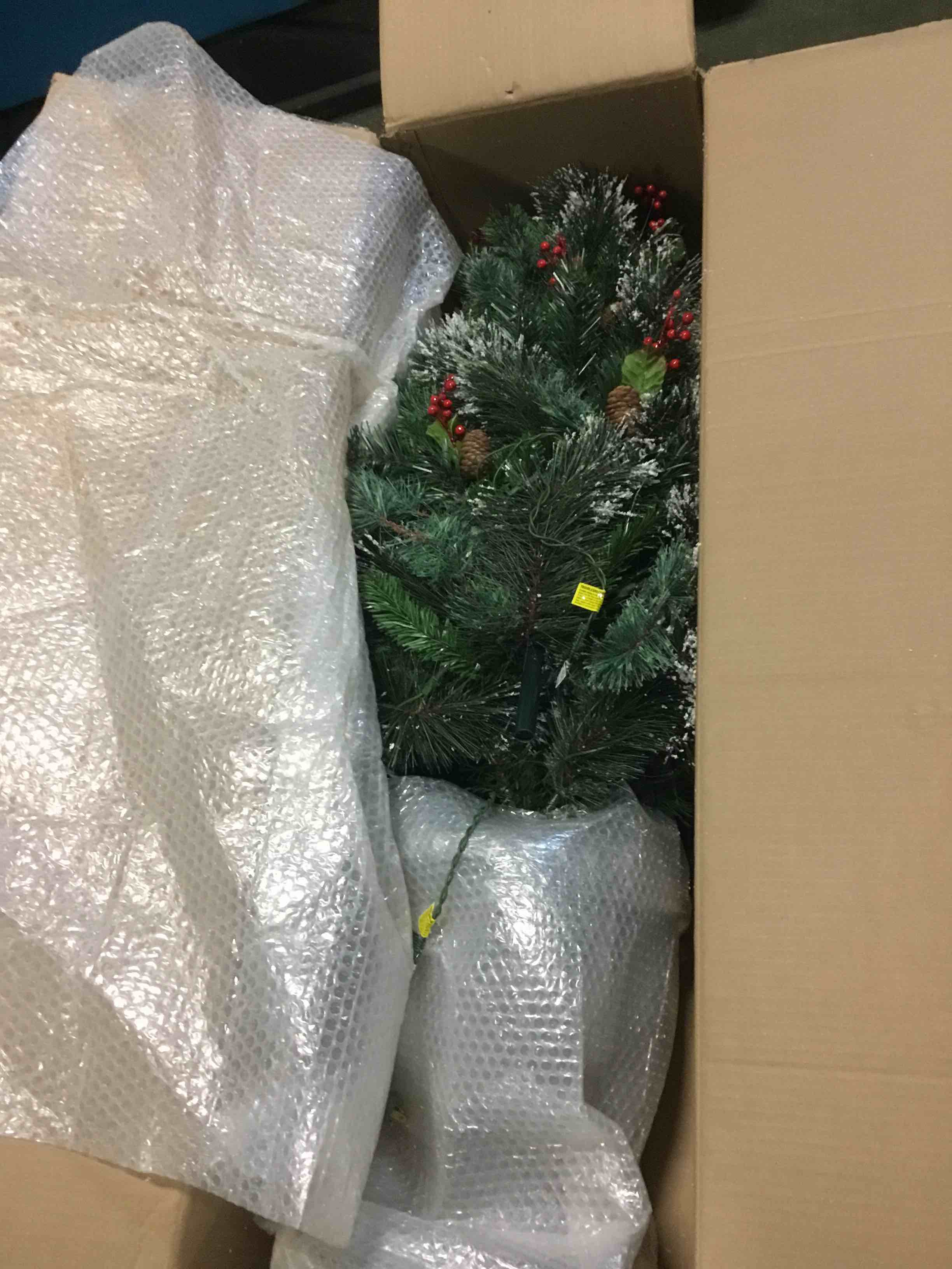 https://s3.amazonaws.com/lotting-images-prod/bidfta/RED5443418_1701441565486.jpeg