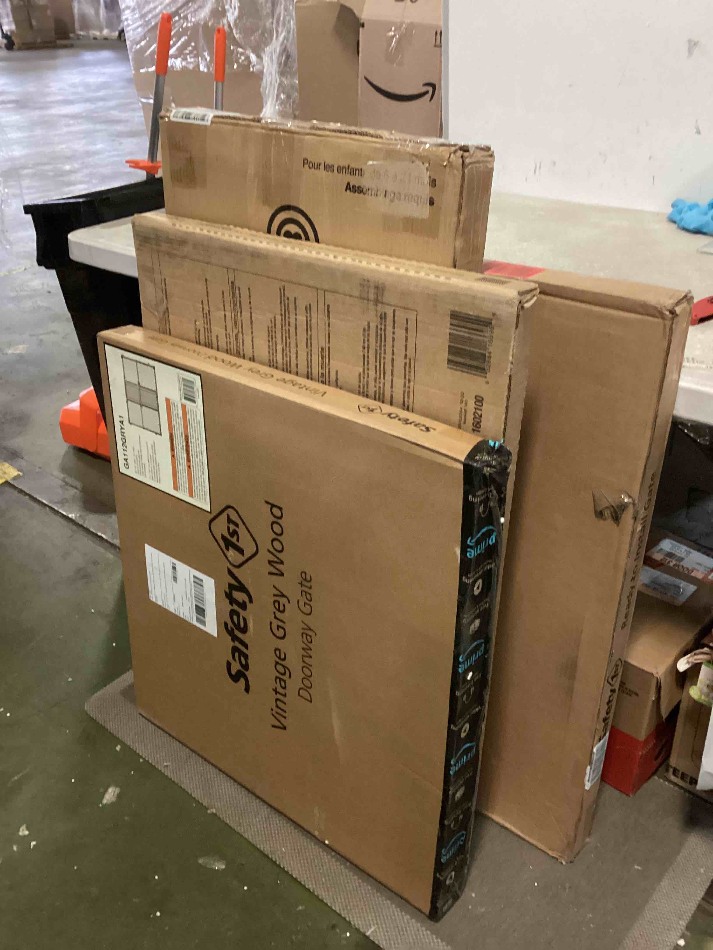 https://s3.amazonaws.com/lotting-images-prod/bidfta/RED5443676_1701707657191.jpeg