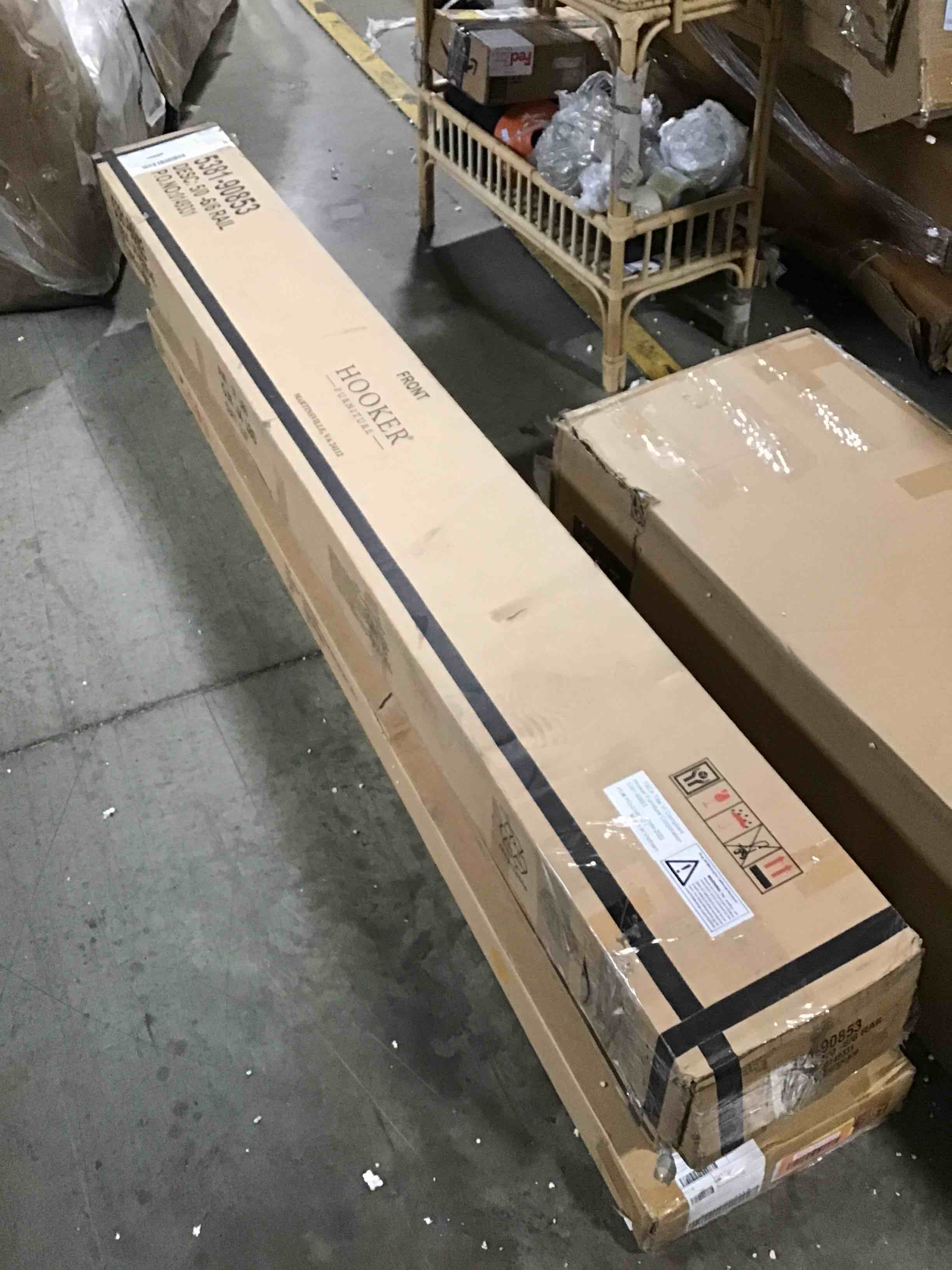 https://s3.amazonaws.com/lotting-images-prod/bidfta/RED5444310_1705695214668.jpeg