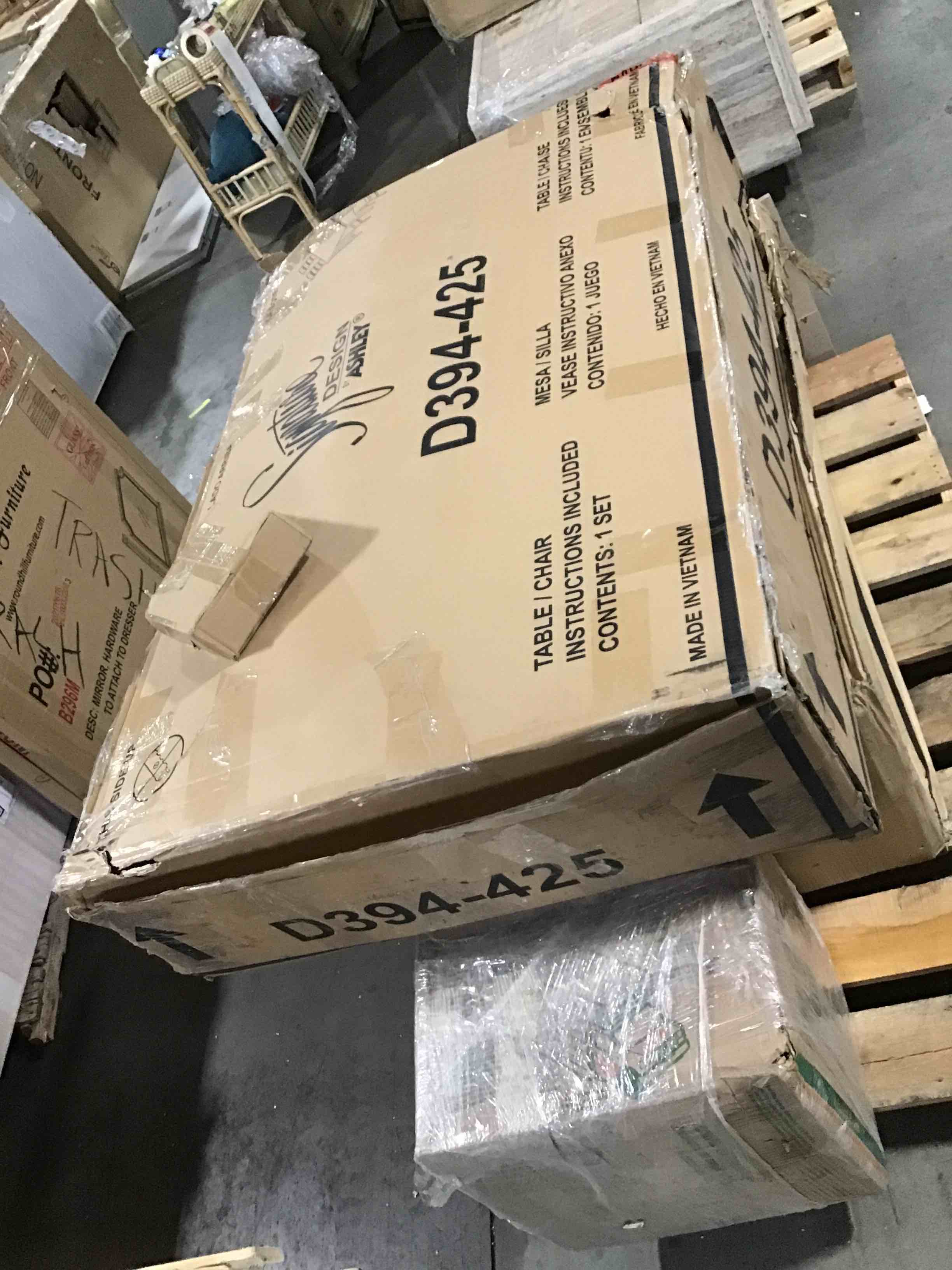 https://s3.amazonaws.com/lotting-images-prod/bidfta/RED5444615_1706207904665.jpeg