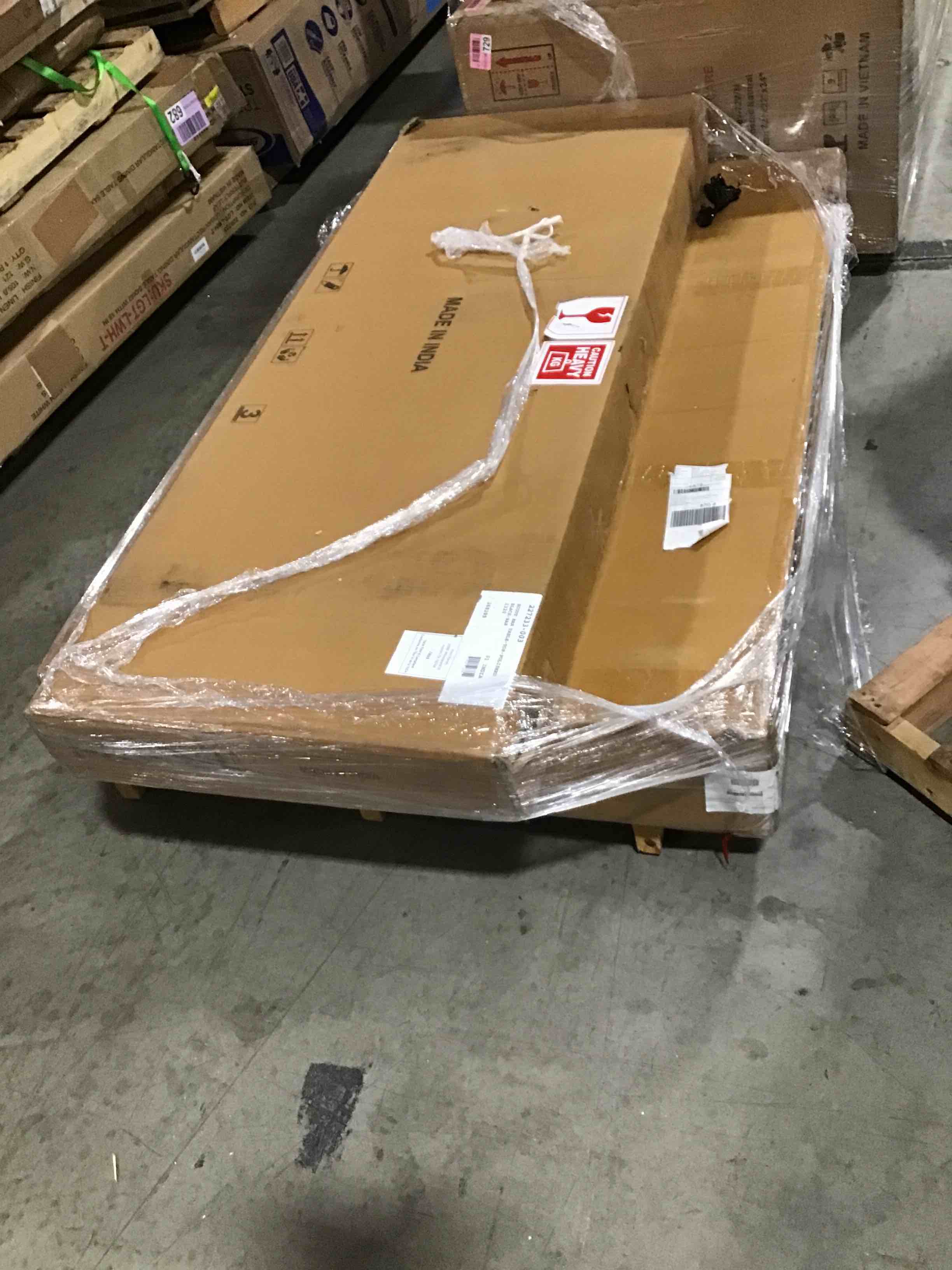 https://s3.amazonaws.com/lotting-images-prod/bidfta/RED5444803_1706710589859.jpeg