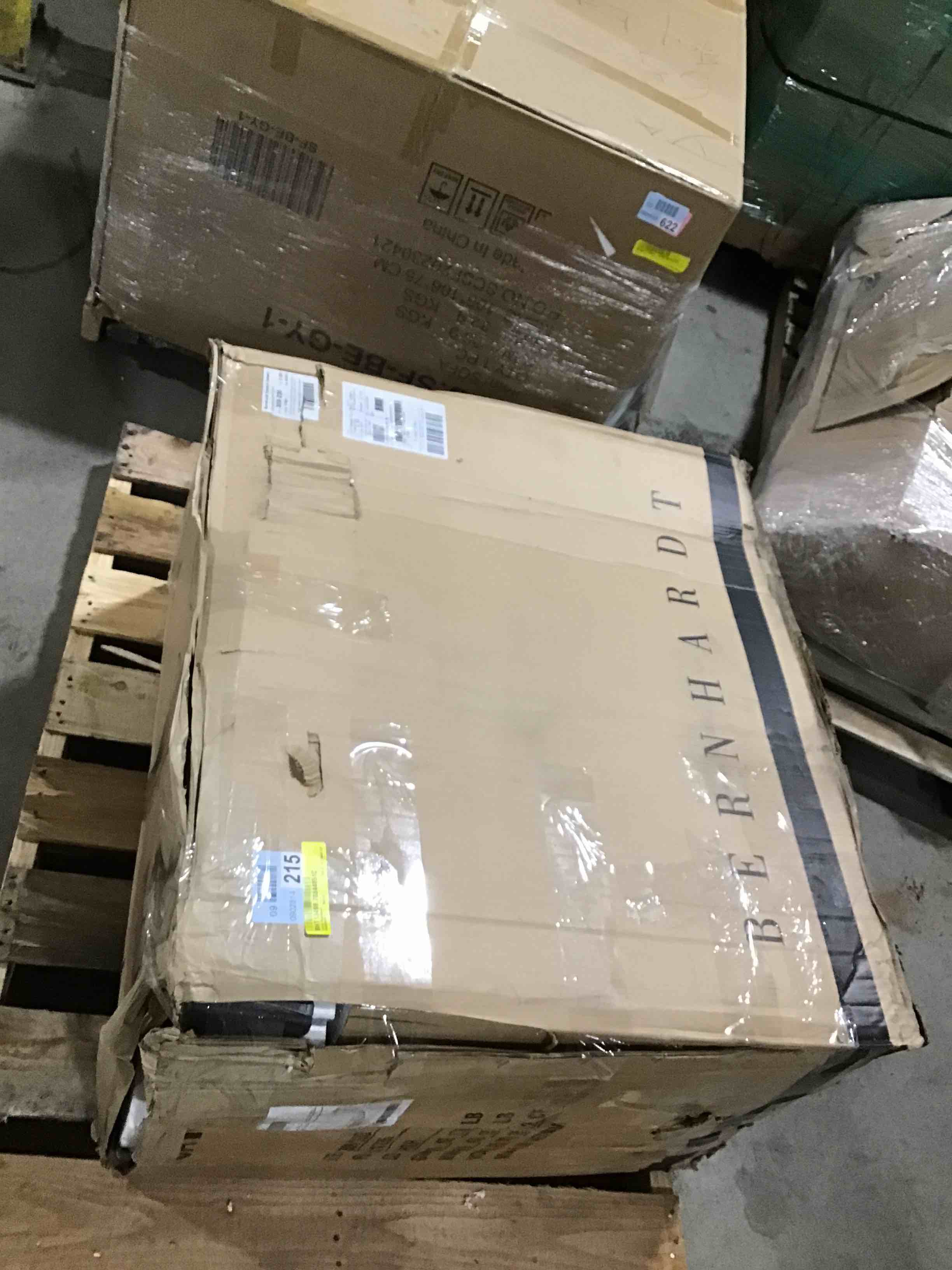 https://s3.amazonaws.com/lotting-images-prod/bidfta/RED5444910_1706801163187.jpeg