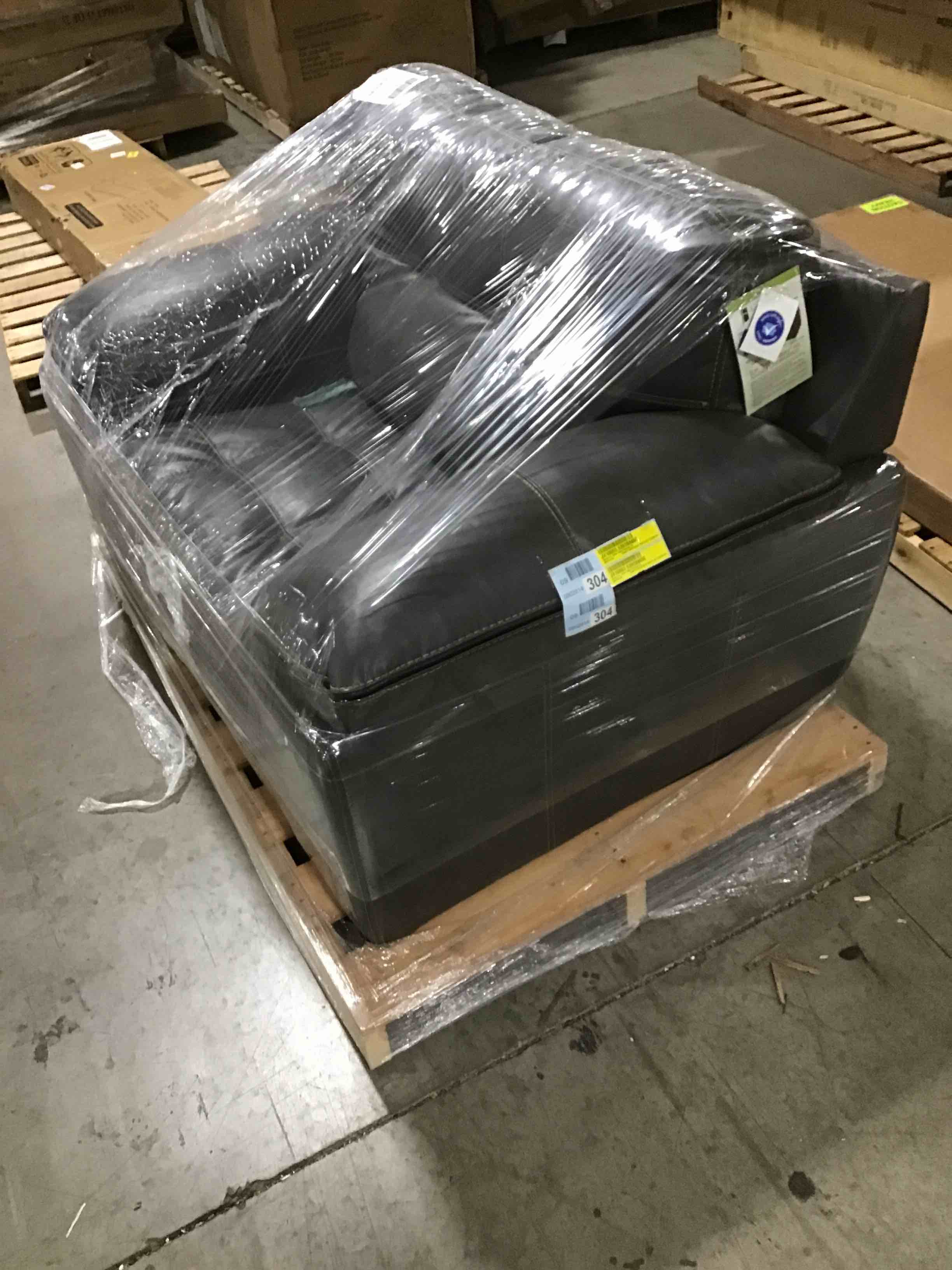 https://s3.amazonaws.com/lotting-images-prod/bidfta/RED5445359_1707236532297.jpeg