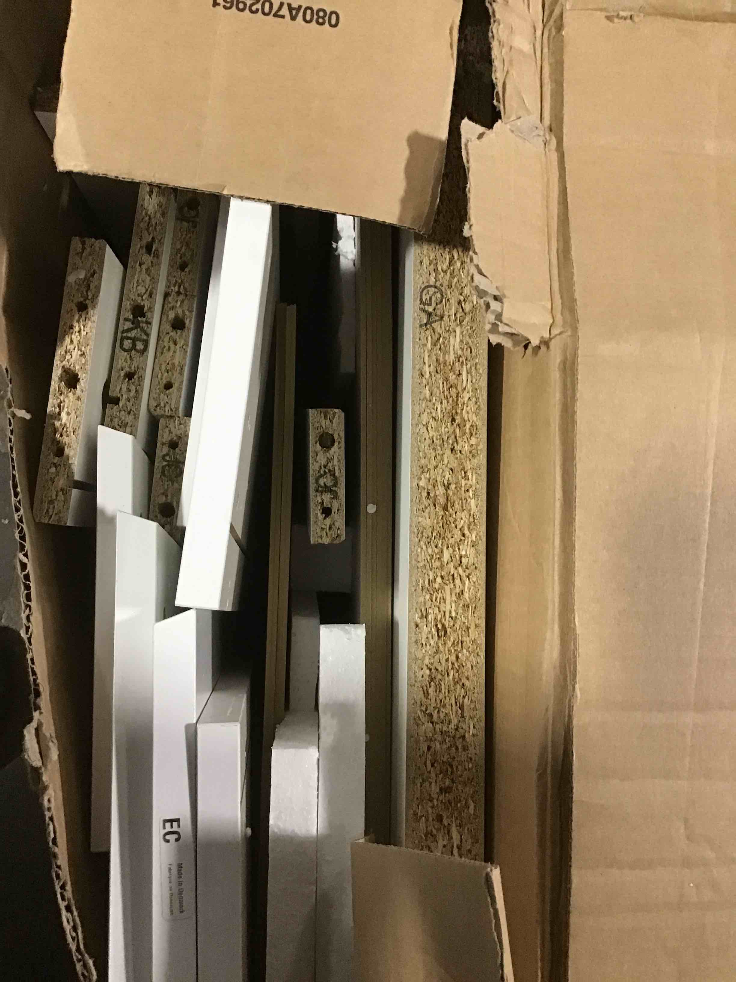 https://s3.amazonaws.com/lotting-images-prod/bidfta/RED5445752_1705411284075.jpeg