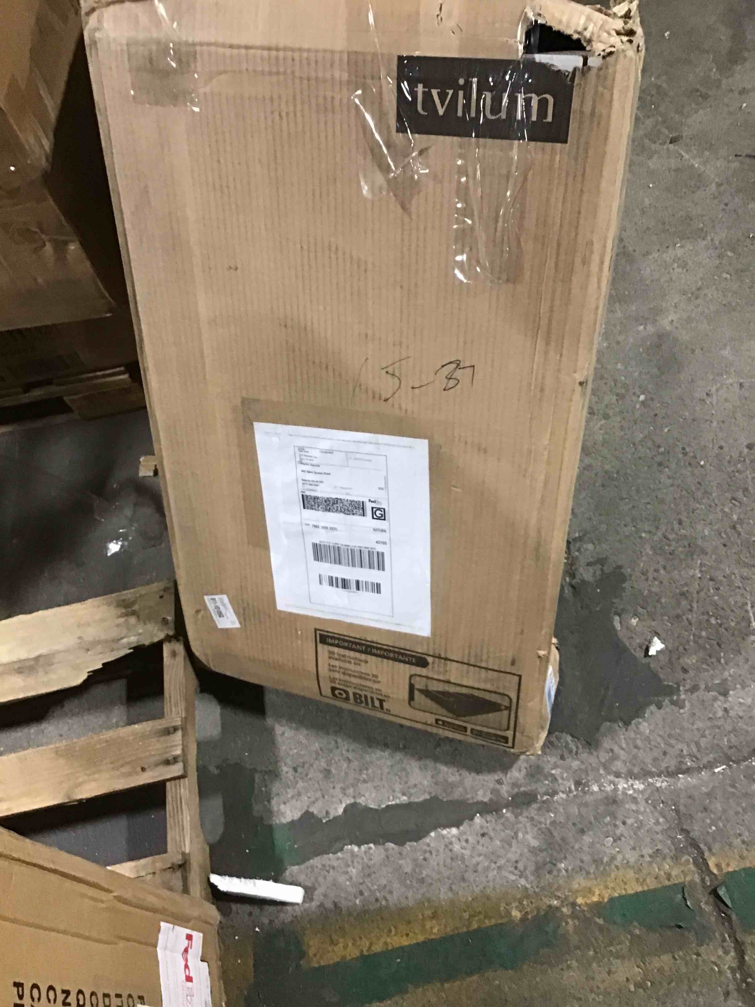 https://s3.amazonaws.com/lotting-images-prod/bidfta/RED5445752_1705411361942.jpeg