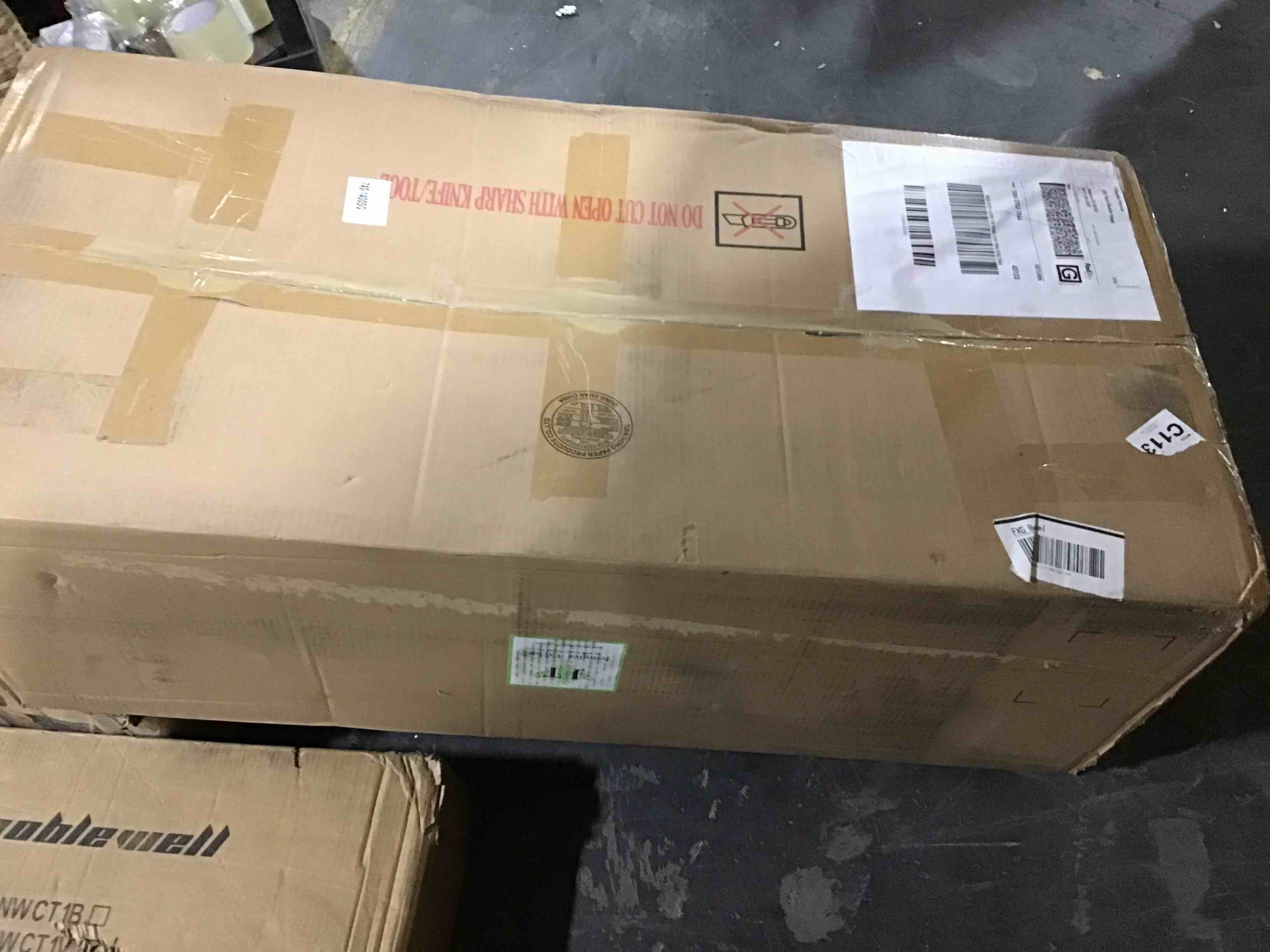 https://s3.amazonaws.com/lotting-images-prod/bidfta/RED5446575_1706190176309.jpeg