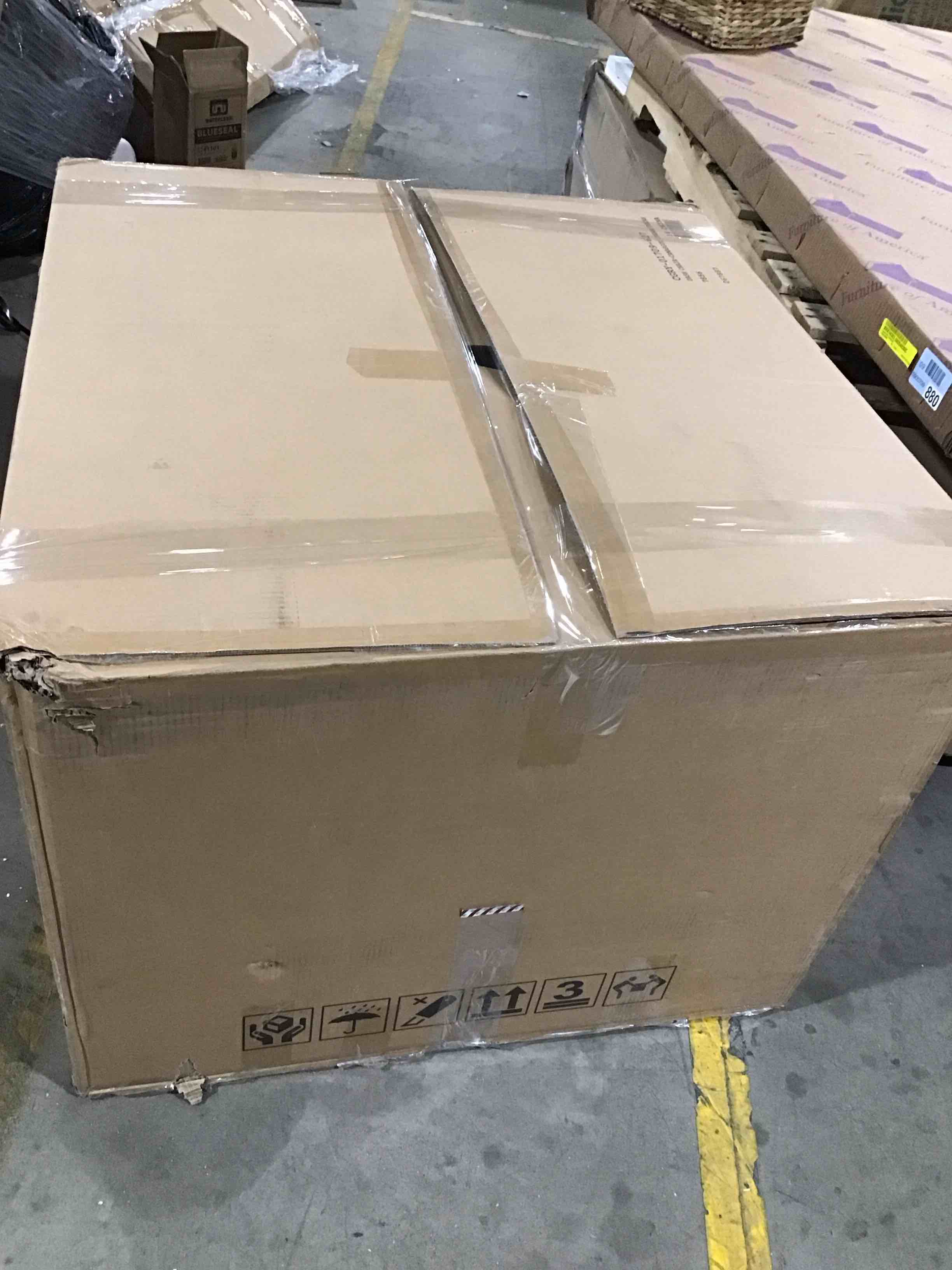 https://s3.amazonaws.com/lotting-images-prod/bidfta/RED5447111_1705089153484.jpeg
