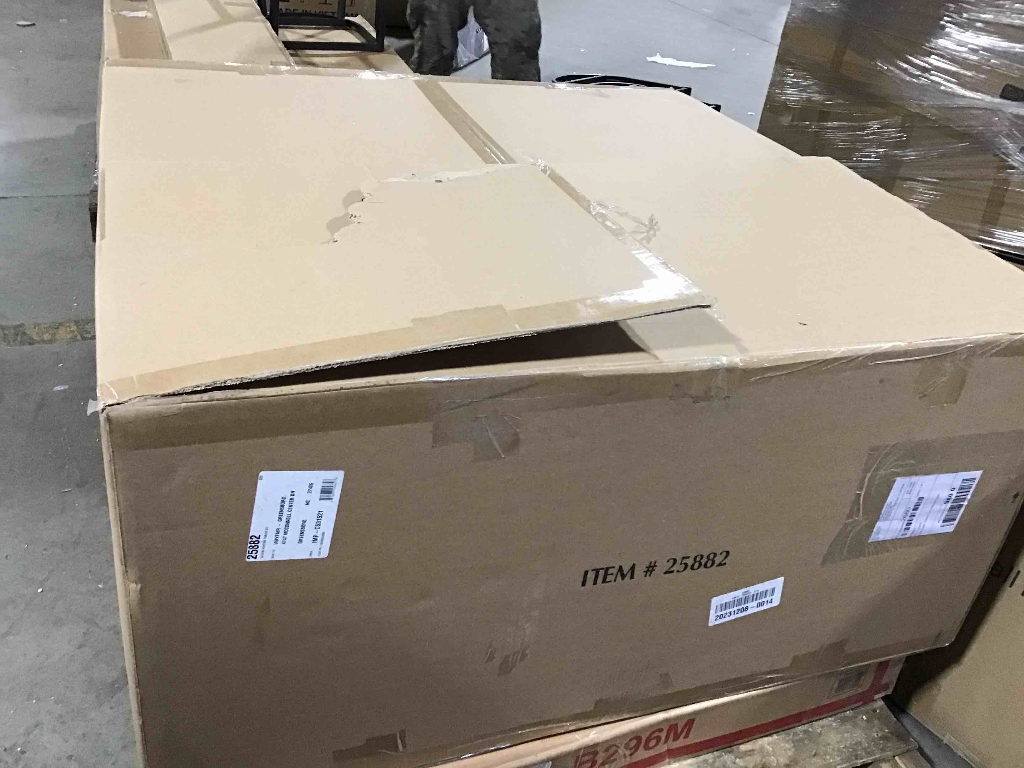 https://s3.amazonaws.com/lotting-images-prod/bidfta/RED5447408_1705673545497.jpeg