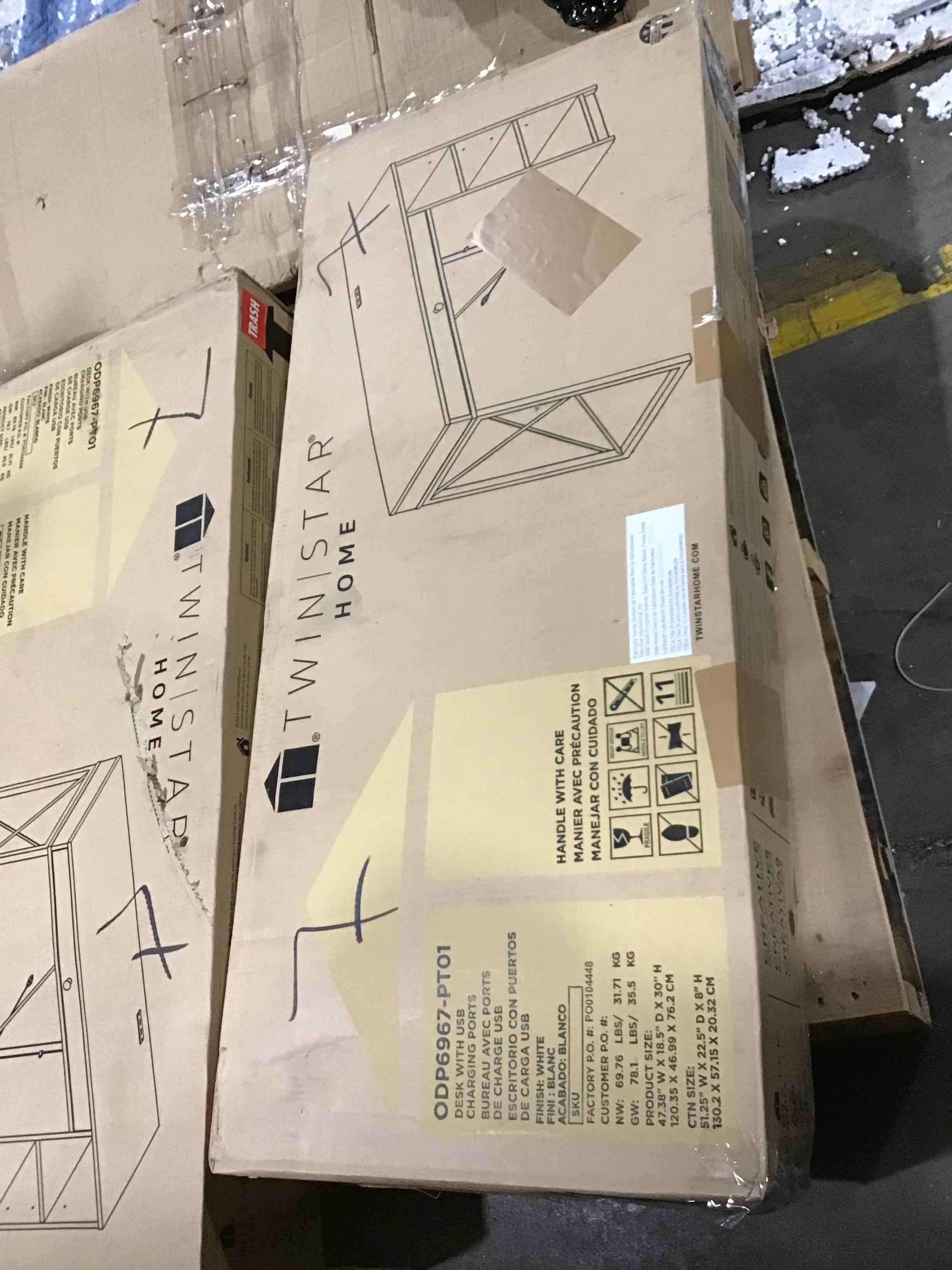 https://s3.amazonaws.com/lotting-images-prod/bidfta/RED5447887_1706040090494.jpeg