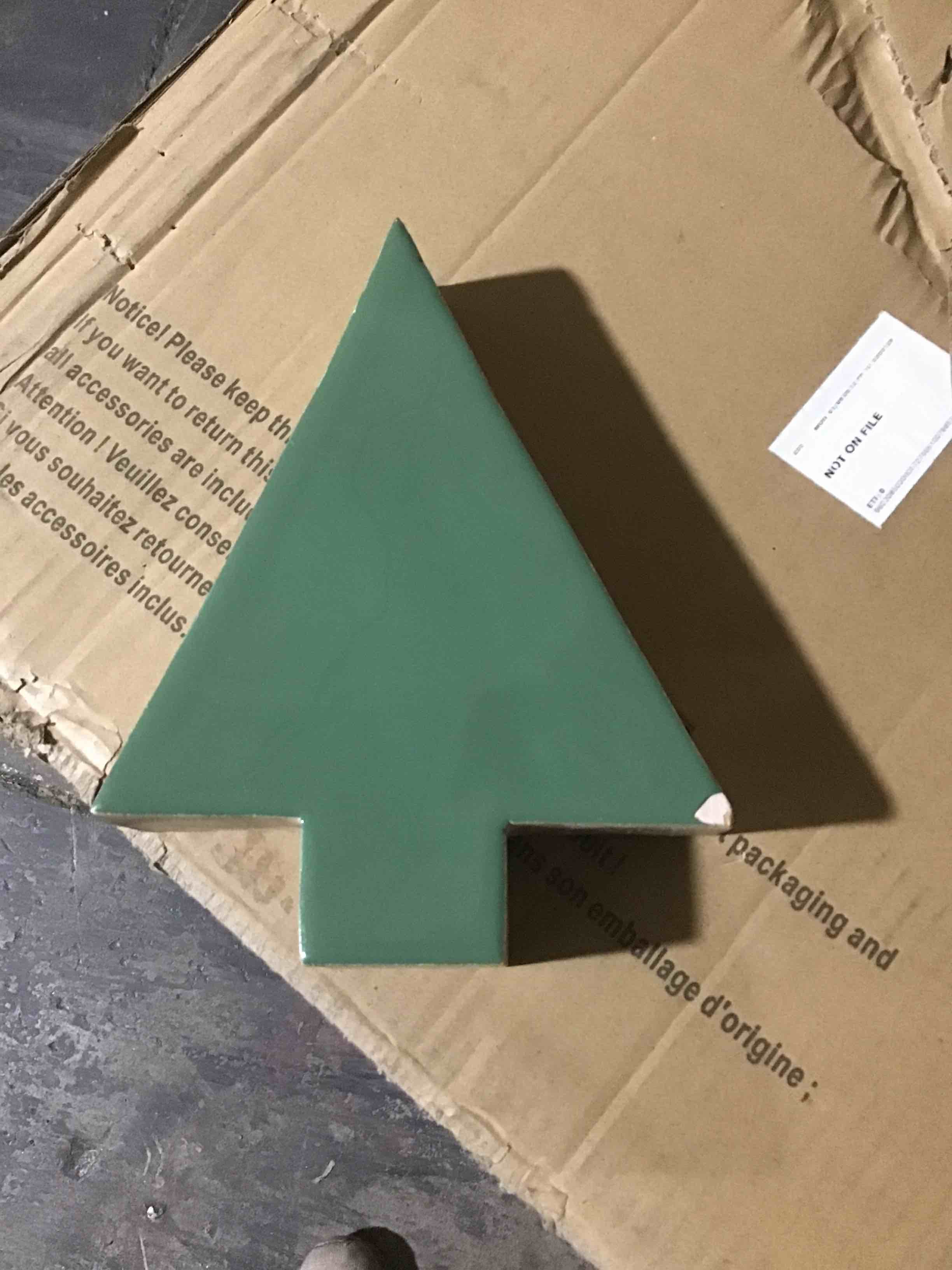 https://s3.amazonaws.com/lotting-images-prod/bidfta/RED5448794_1705698020556.jpeg