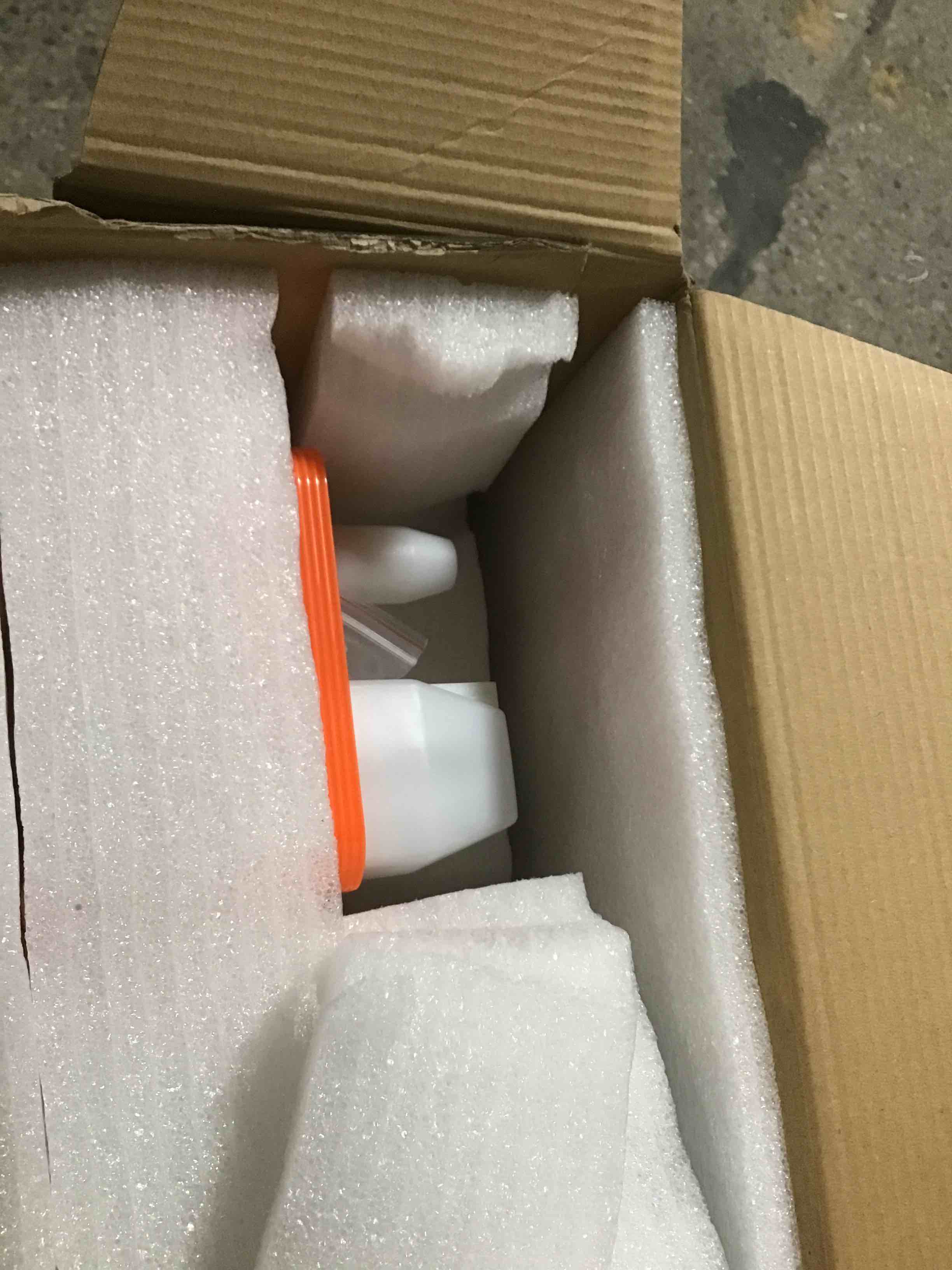 https://s3.amazonaws.com/lotting-images-prod/bidfta/RED5449214_1706190374245.jpeg