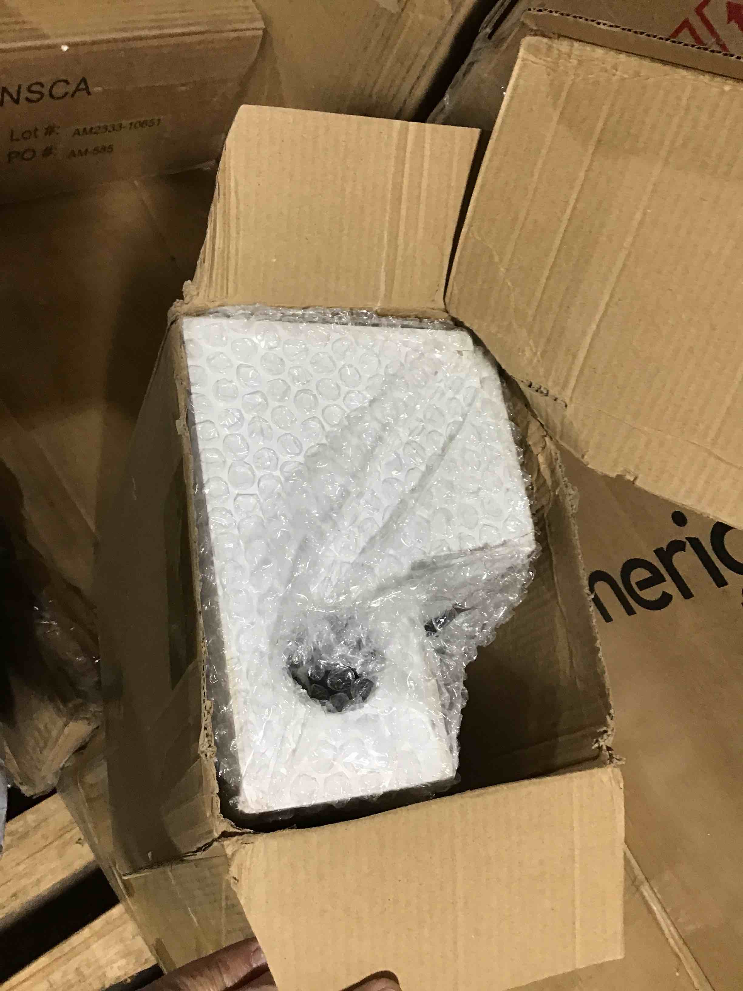 https://s3.amazonaws.com/lotting-images-prod/bidfta/RED5449693_1706628201044.jpeg