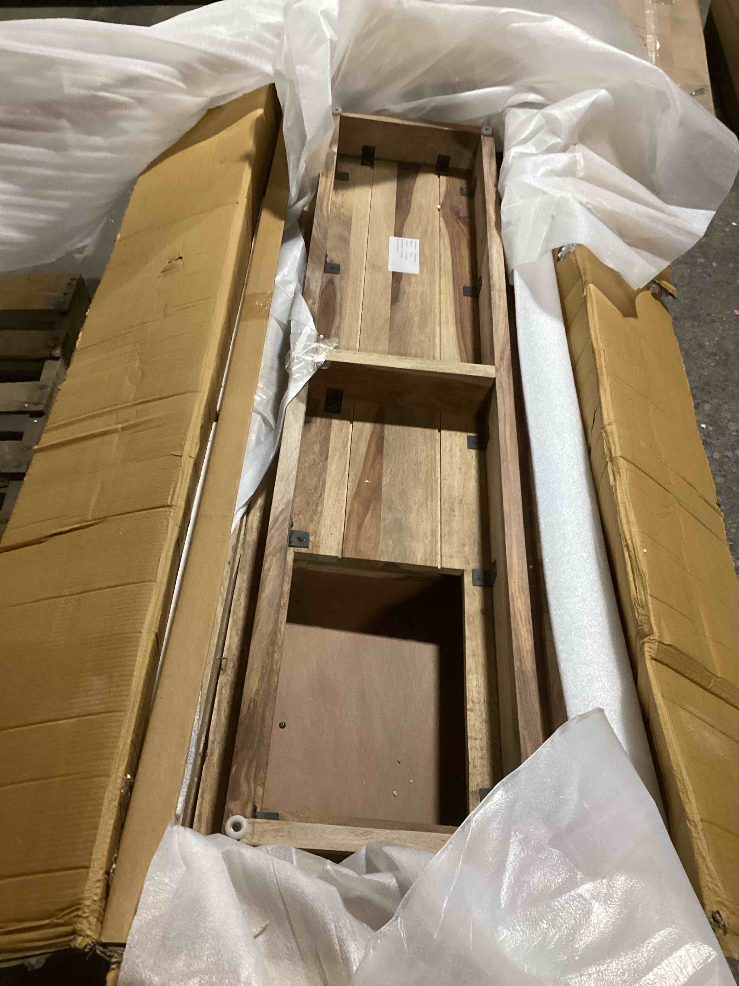 https://s3.amazonaws.com/lotting-images-prod/bidfta/RED5450285_1708376938983.jpeg
