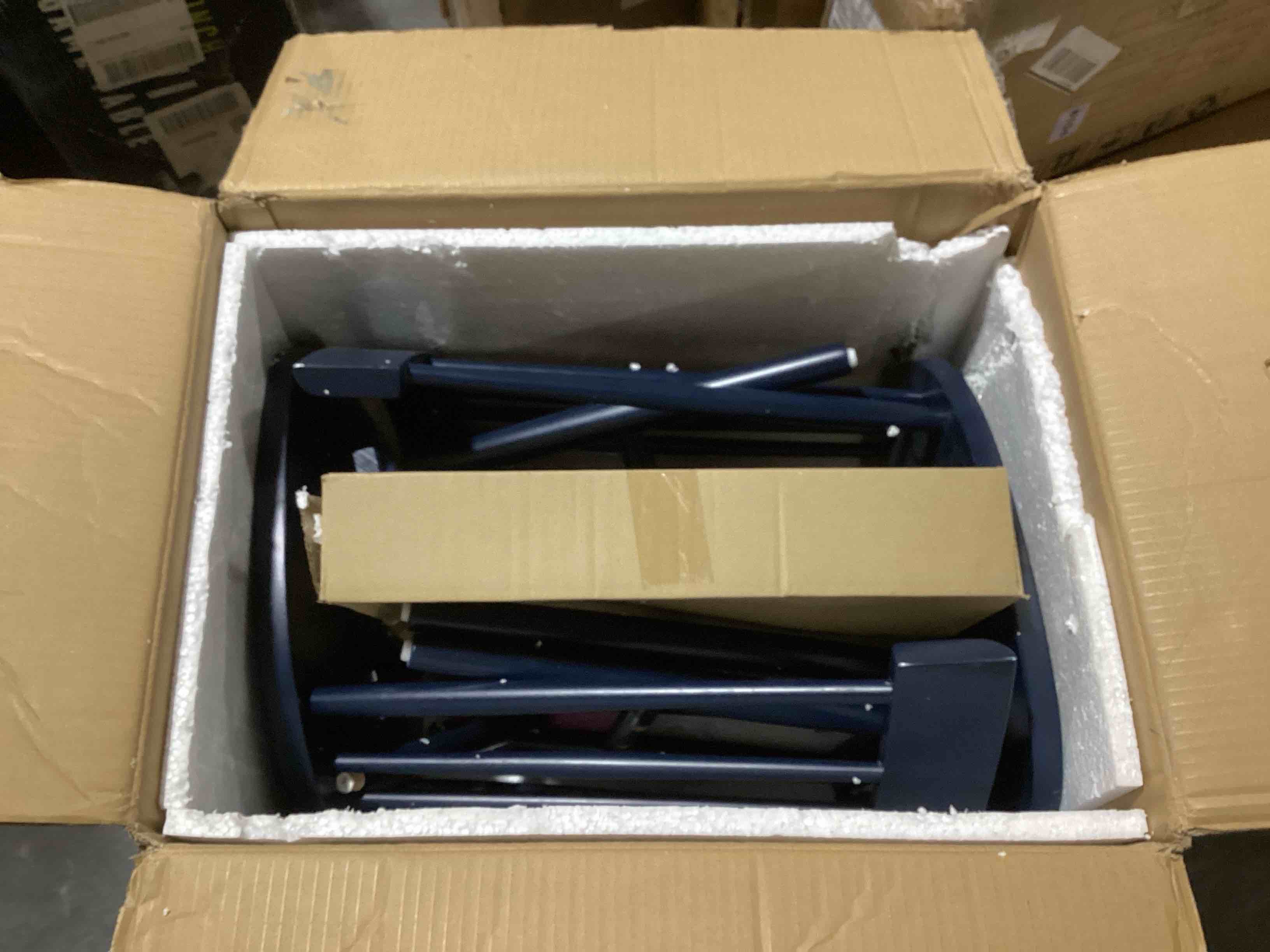 https://s3.amazonaws.com/lotting-images-prod/bidfta/RED5450535_1708722243801.jpeg