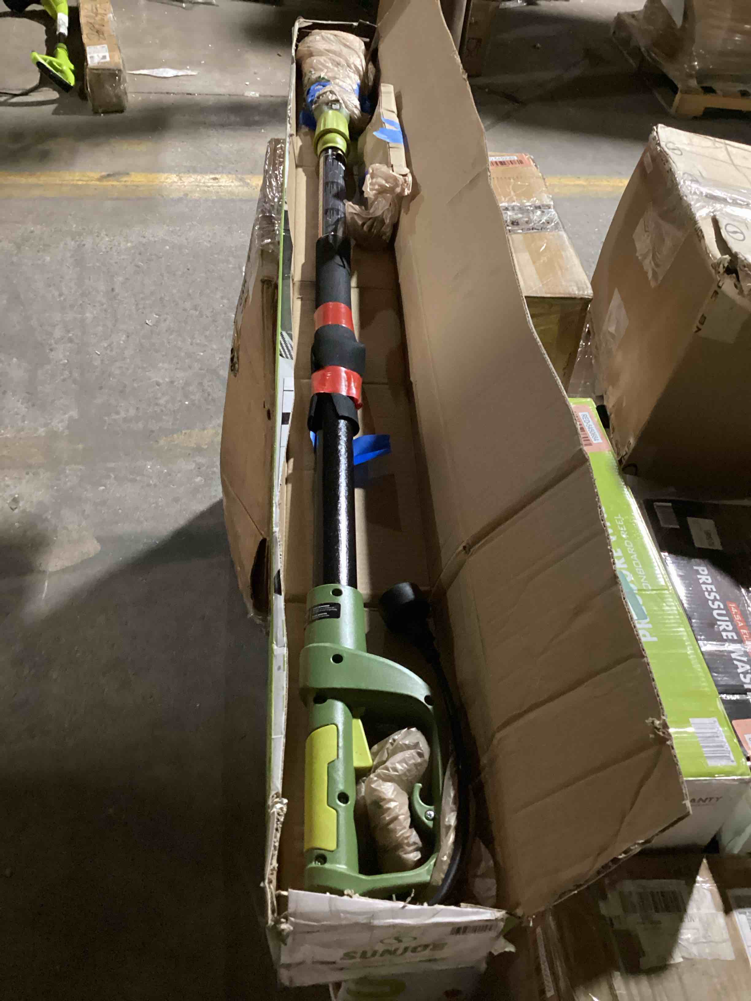 https://s3.amazonaws.com/lotting-images-prod/bidfta/RED5450712_1709142129817.jpeg