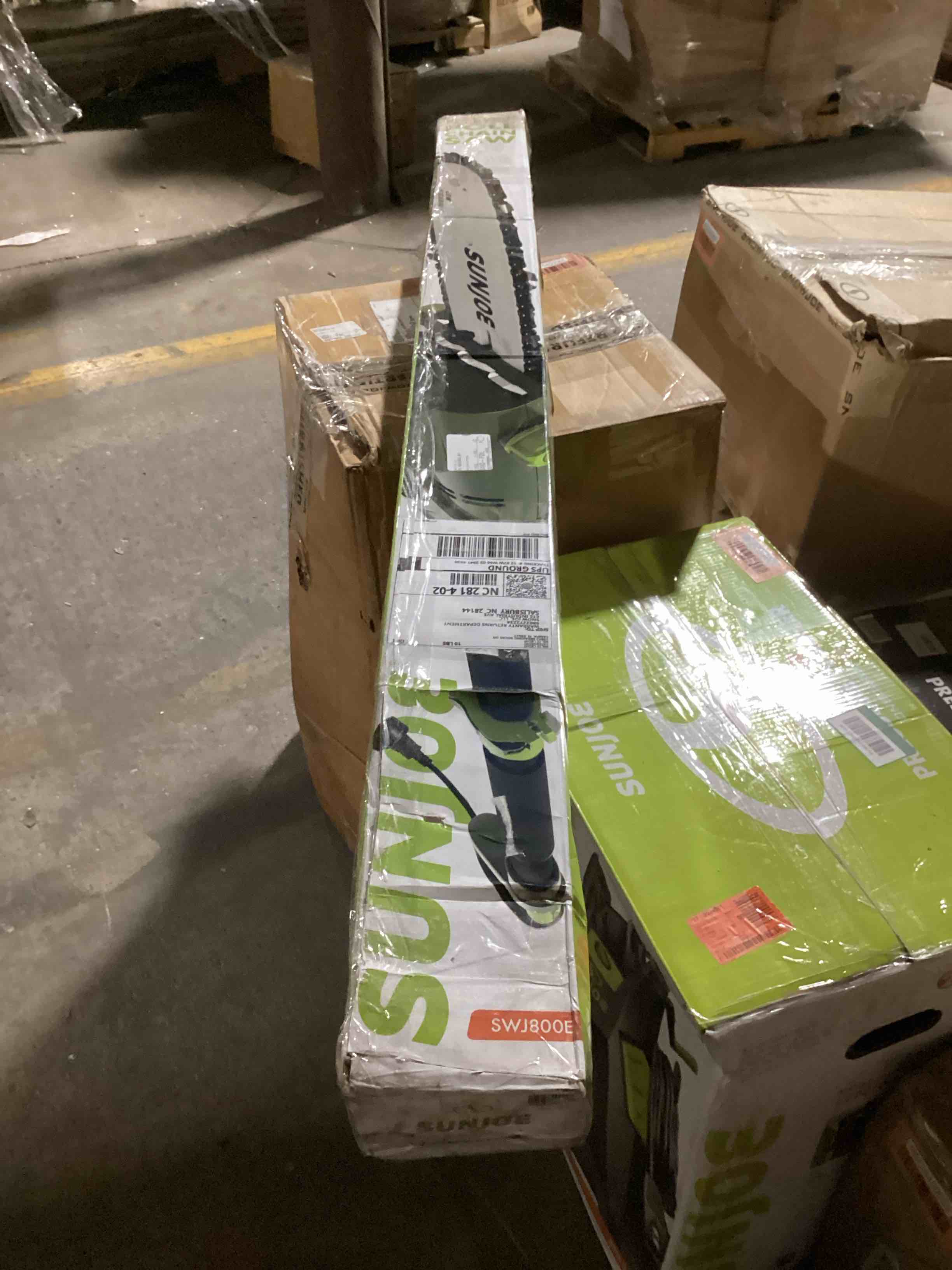 https://s3.amazonaws.com/lotting-images-prod/bidfta/RED5450712_1709142190880.jpeg