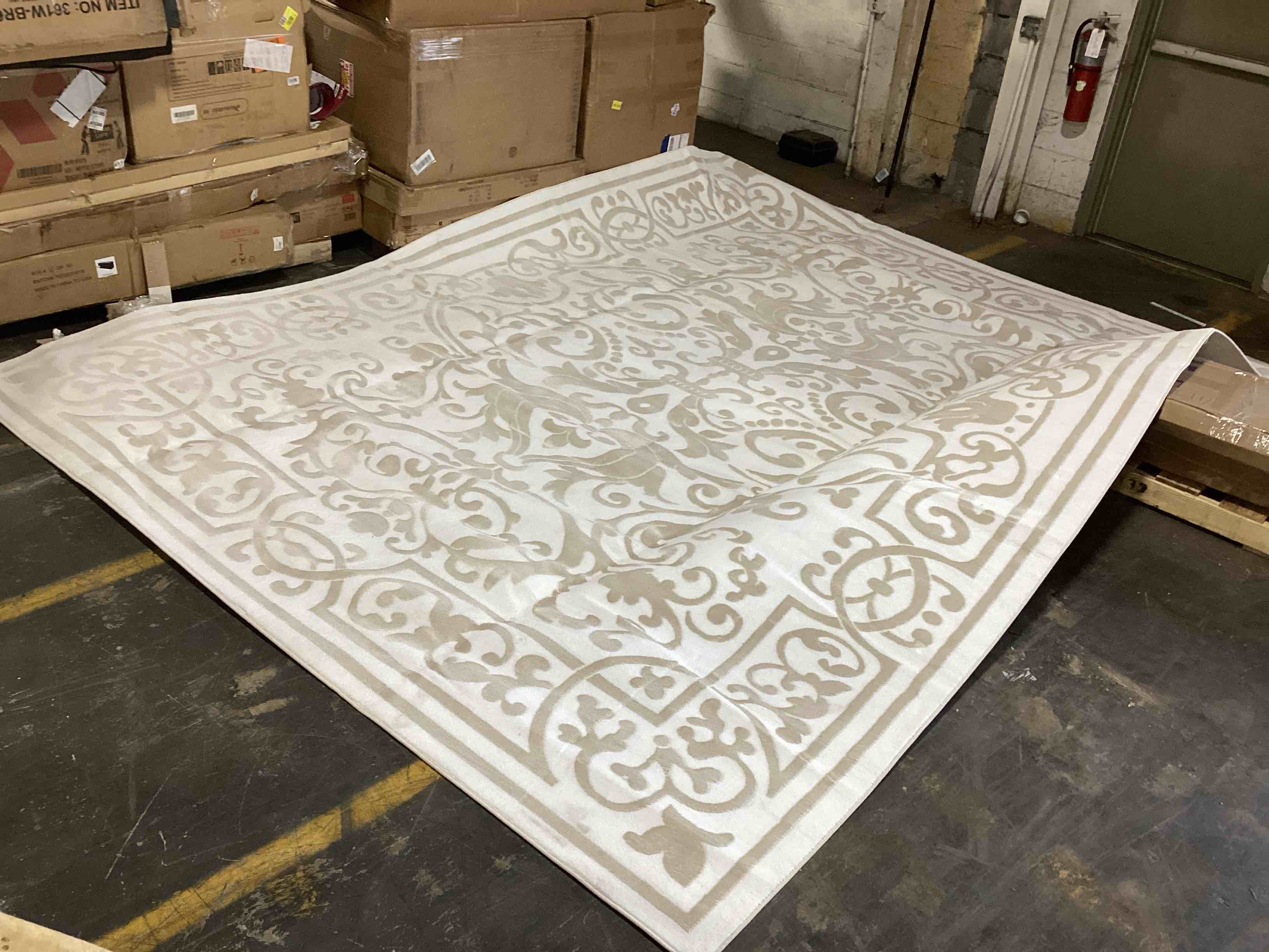 Hermitage Collection T-HMTG2 10’8” x 4’ Snow White Rug