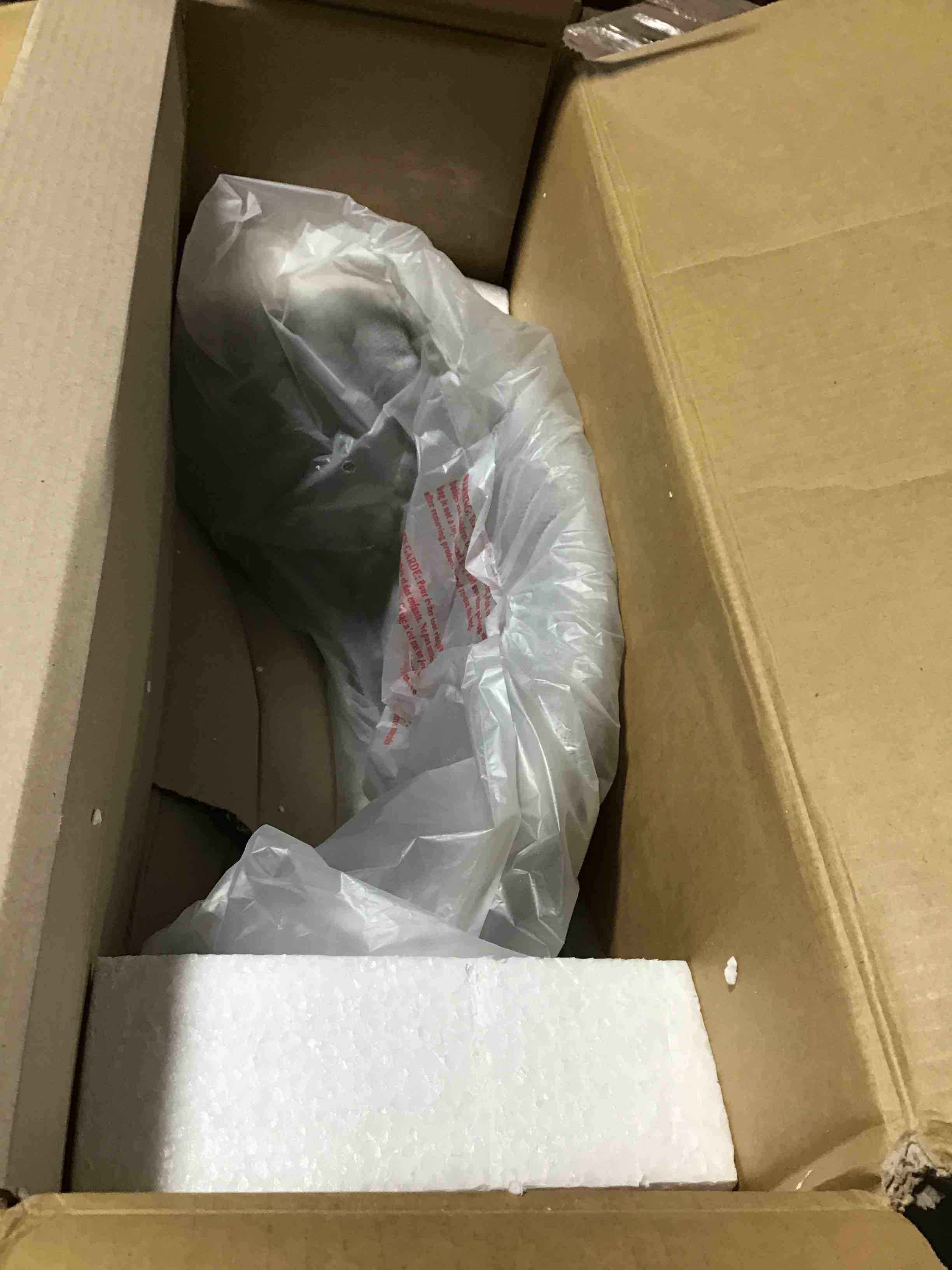 https://s3.amazonaws.com/lotting-images-prod/bidfta/RED5451539_1706885220615.jpeg