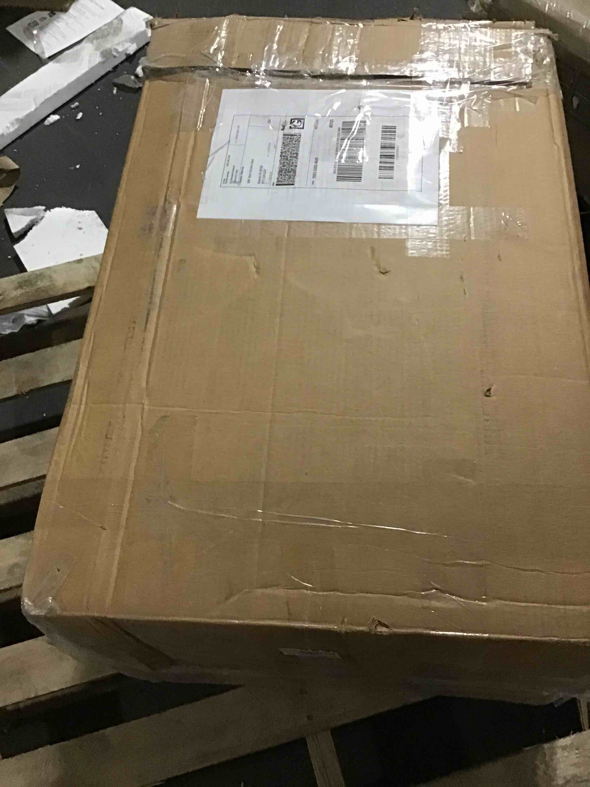 https://s3.amazonaws.com/lotting-images-prod/bidfta/RED5451812_1707250457358.jpeg