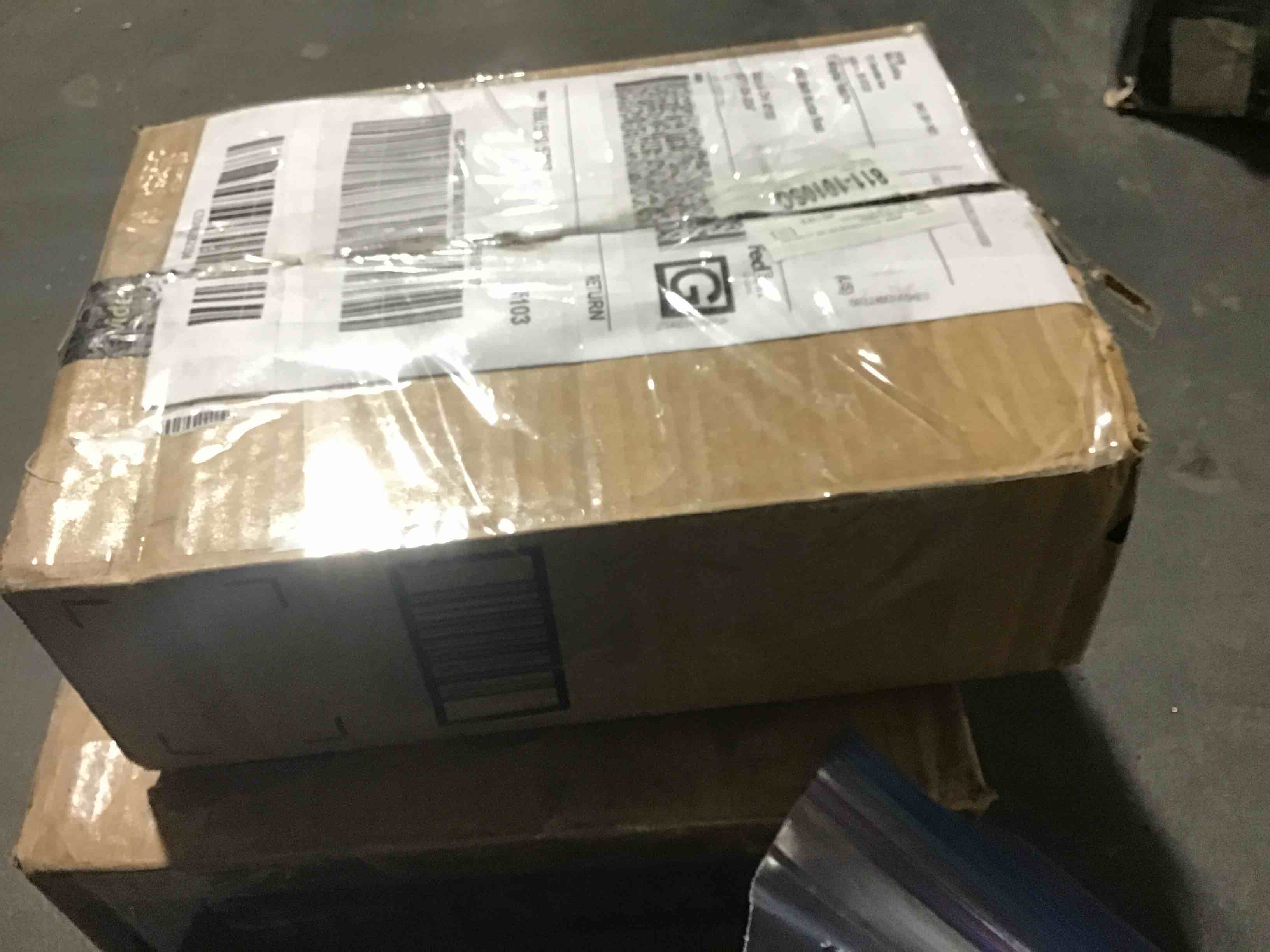 https://s3.amazonaws.com/lotting-images-prod/bidfta/RED5451913_1707329905705.jpeg