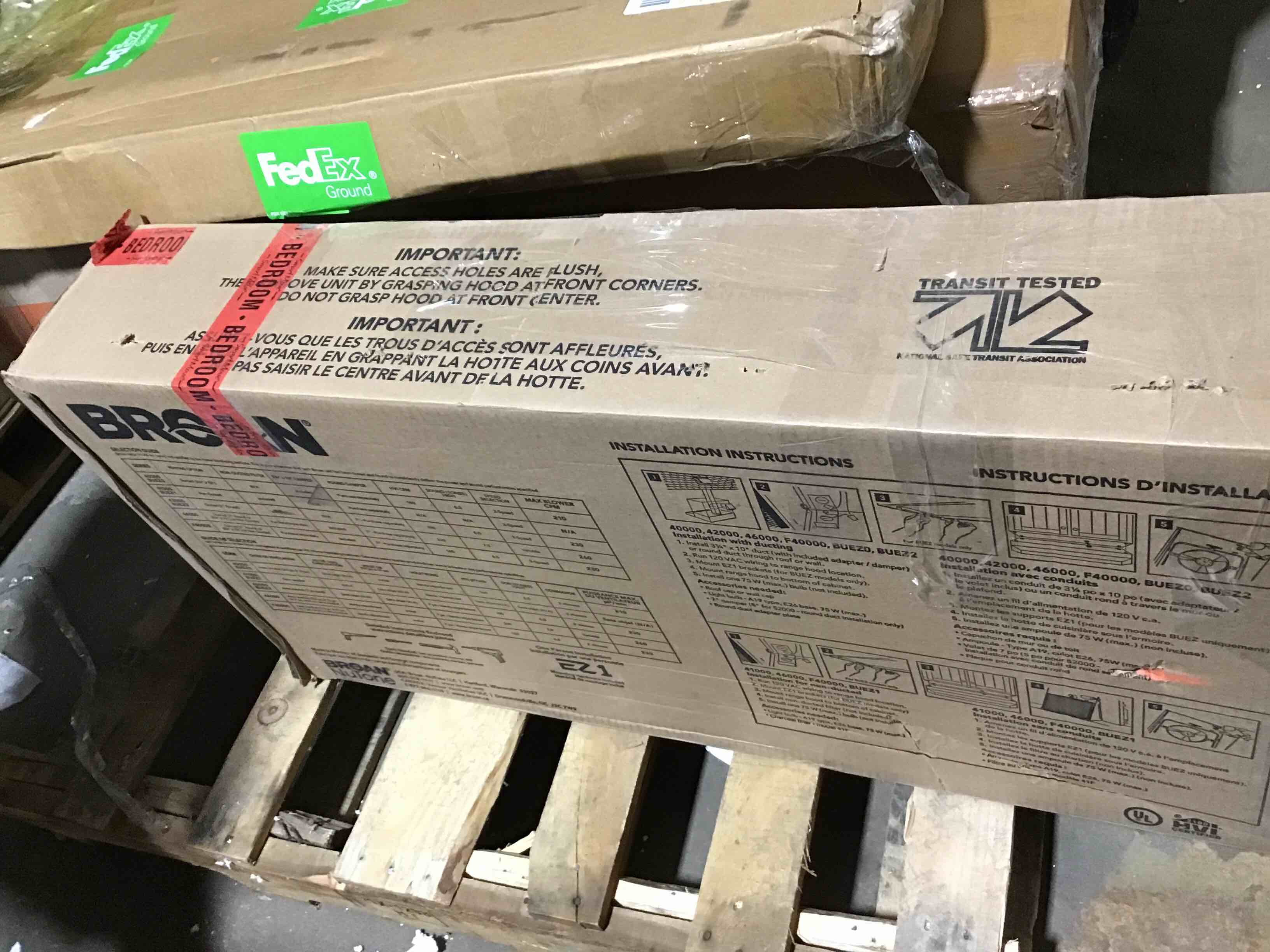 https://s3.amazonaws.com/lotting-images-prod/bidfta/RED5452318_1707765841813.jpeg