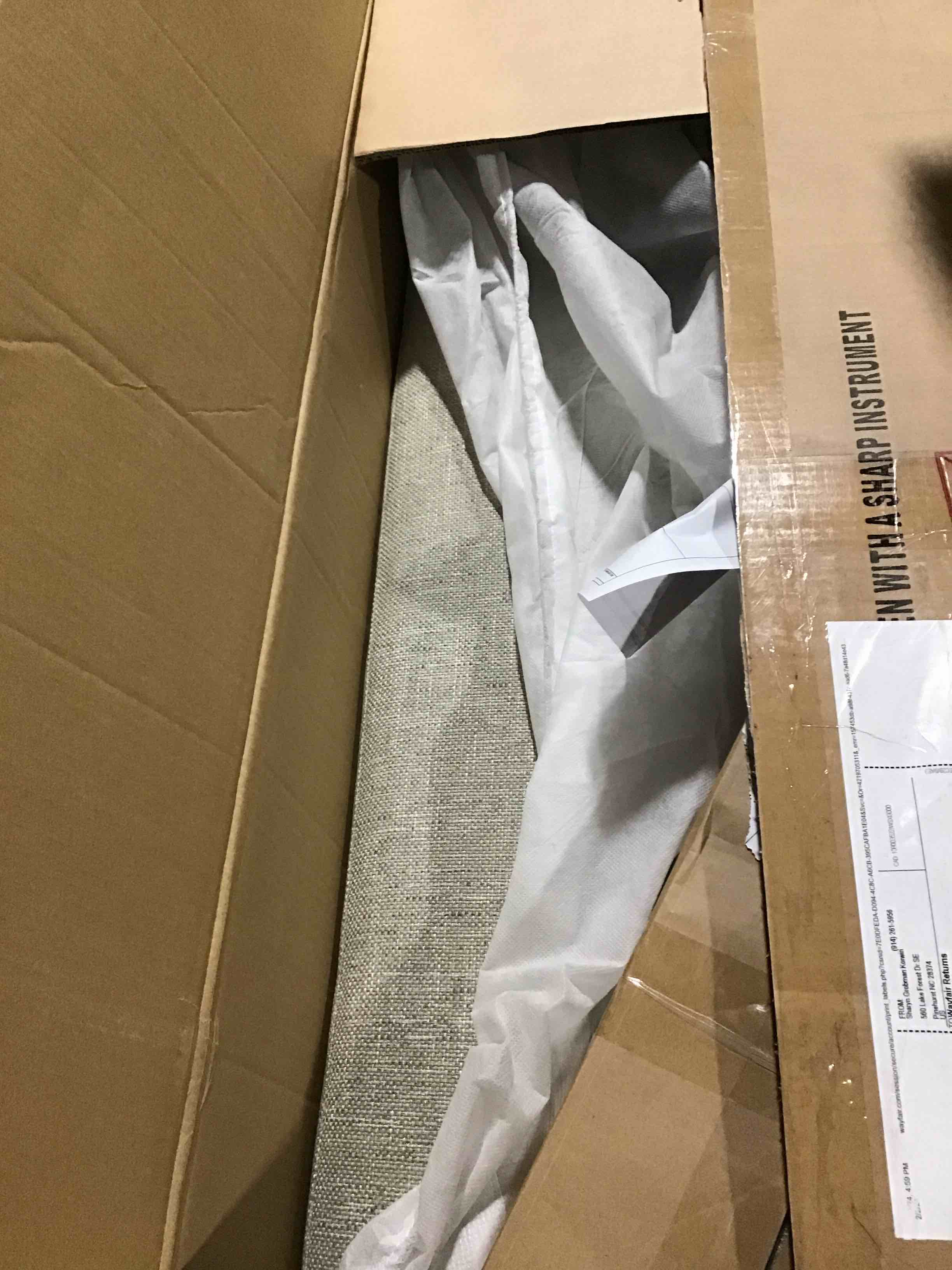 https://s3.amazonaws.com/lotting-images-prod/bidfta/RED5452466_1707852528868.jpeg