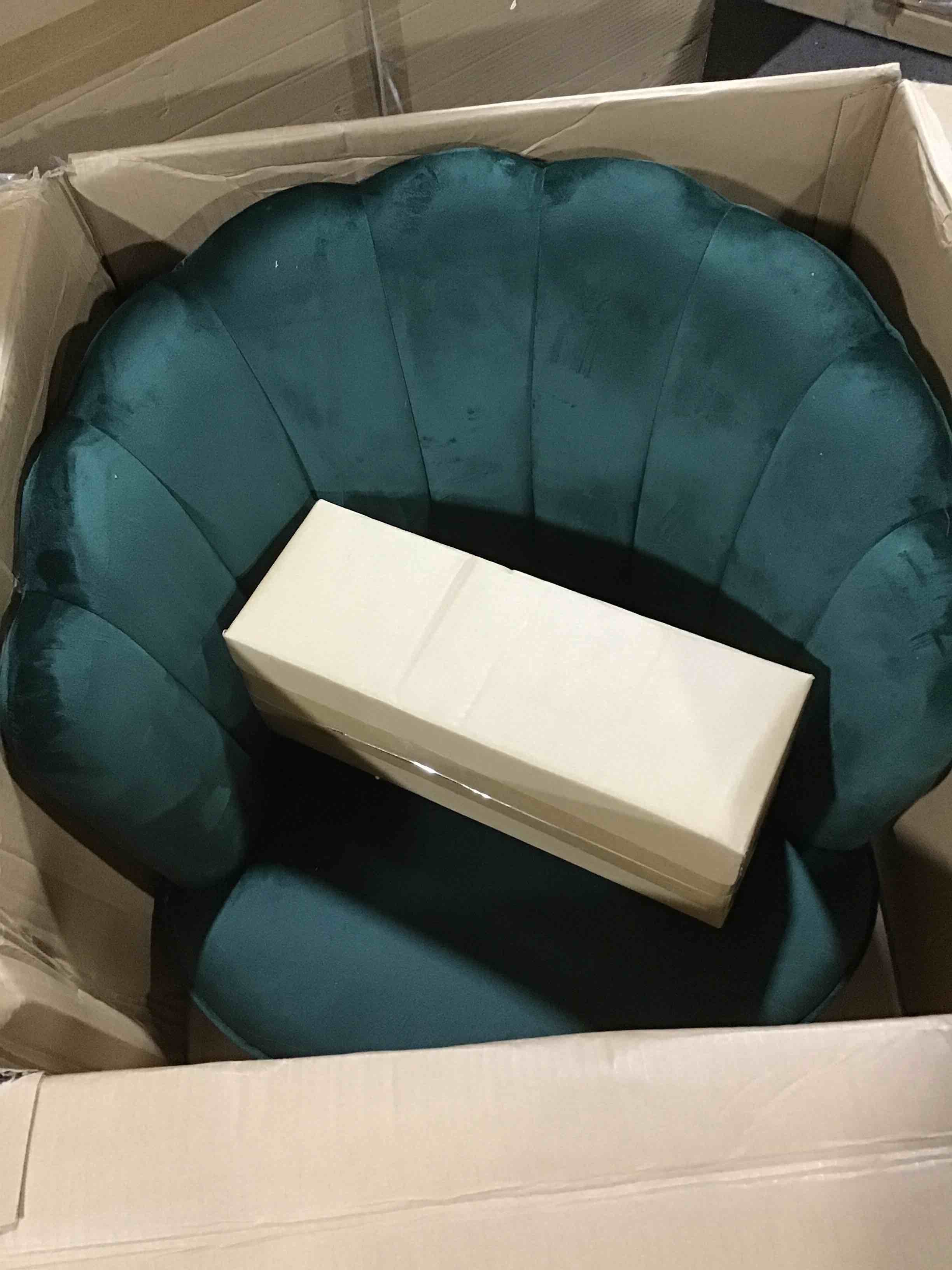 https://s3.amazonaws.com/lotting-images-prod/bidfta/RED5452920_1708350949167.jpeg