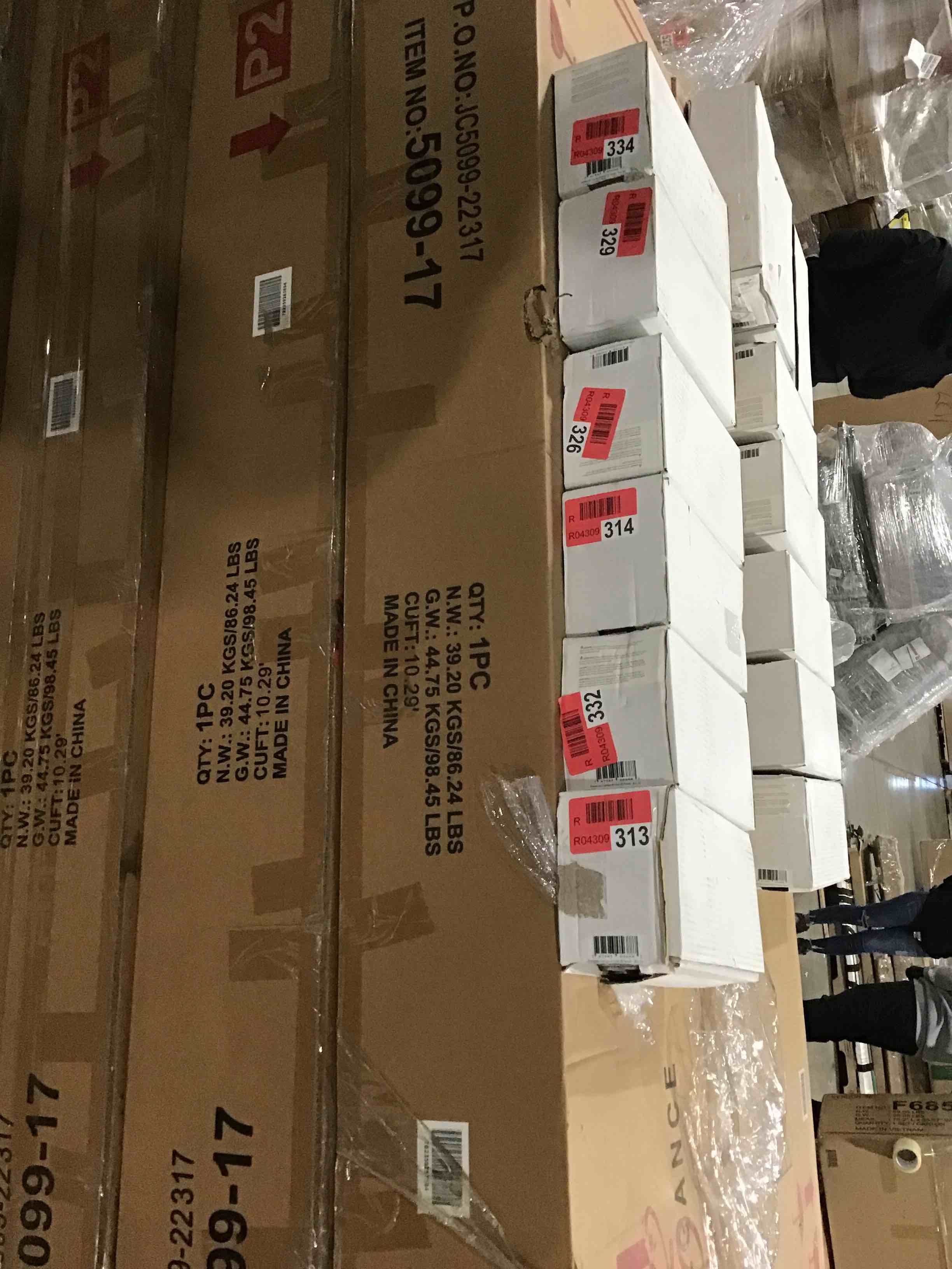 https://s3.amazonaws.com/lotting-images-prod/bidfta/RED5453454_1708008728309.jpeg