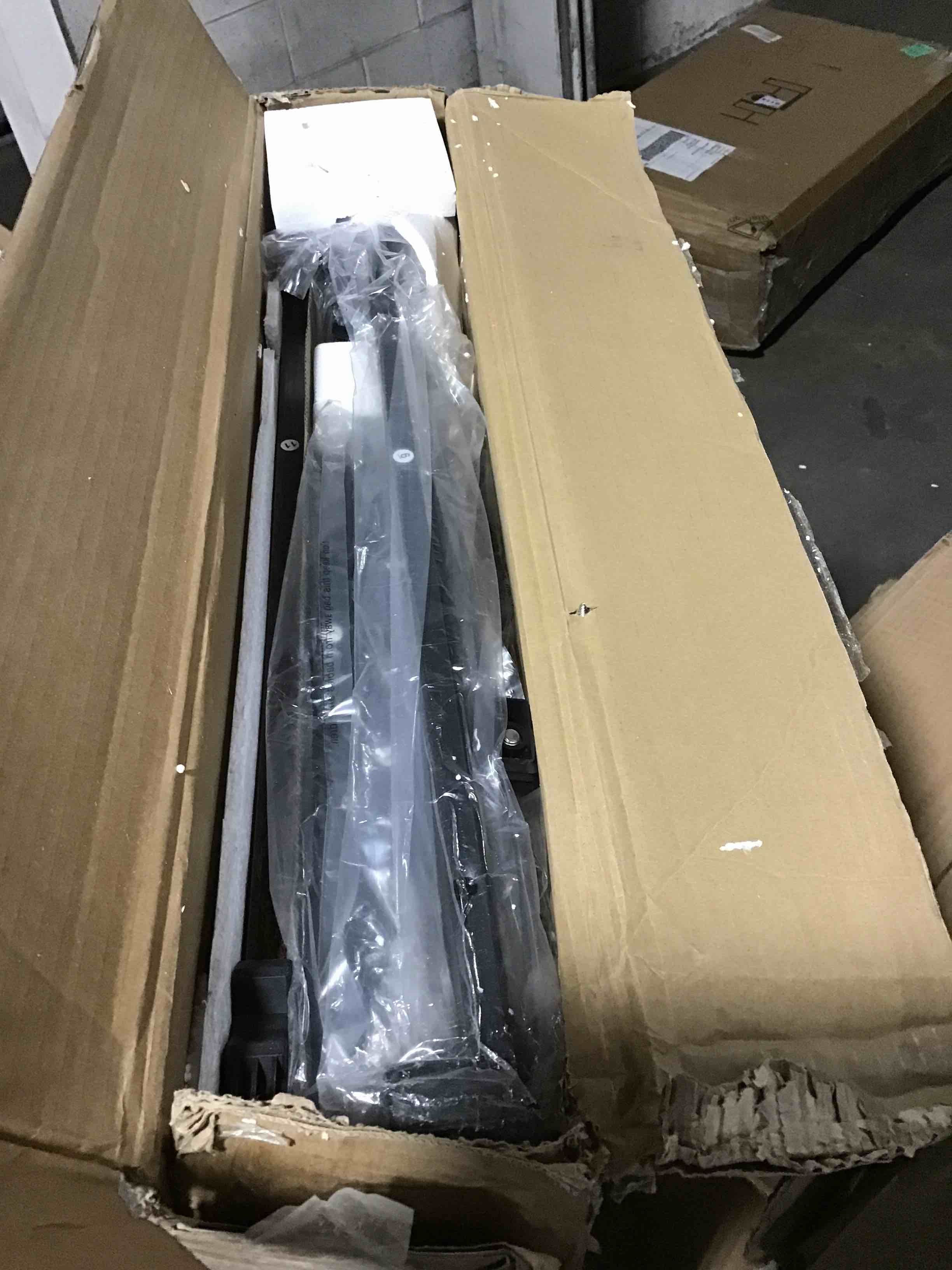 https://s3.amazonaws.com/lotting-images-prod/bidfta/RED5453814_1708366179941.jpeg