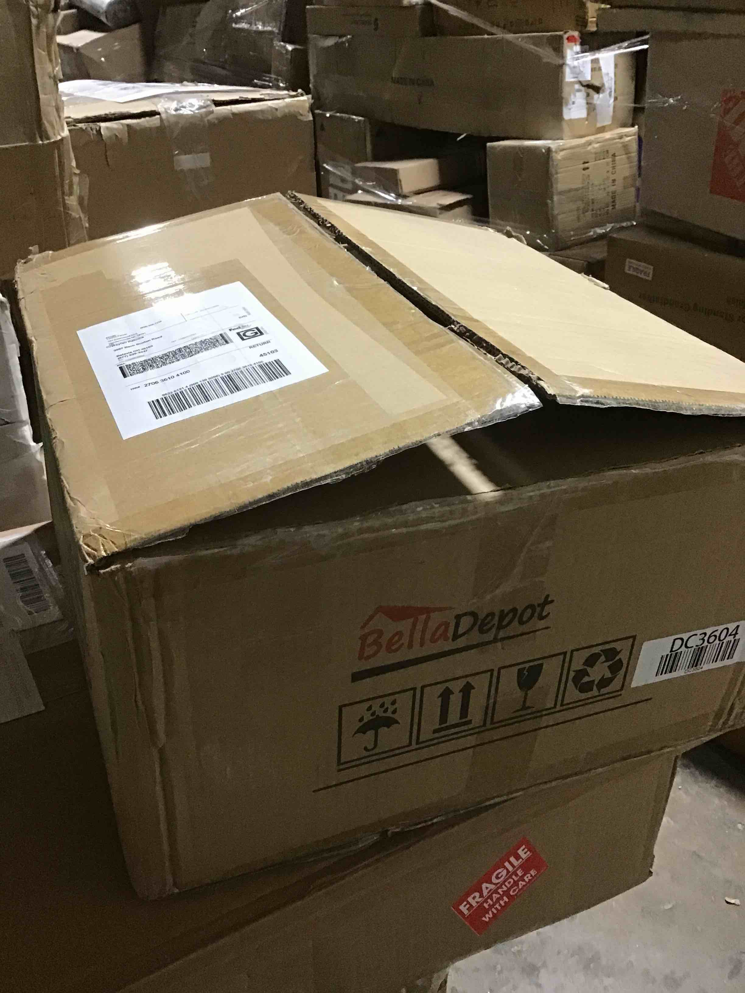https://s3.amazonaws.com/lotting-images-prod/bidfta/RED5453996_1708530648675.jpeg