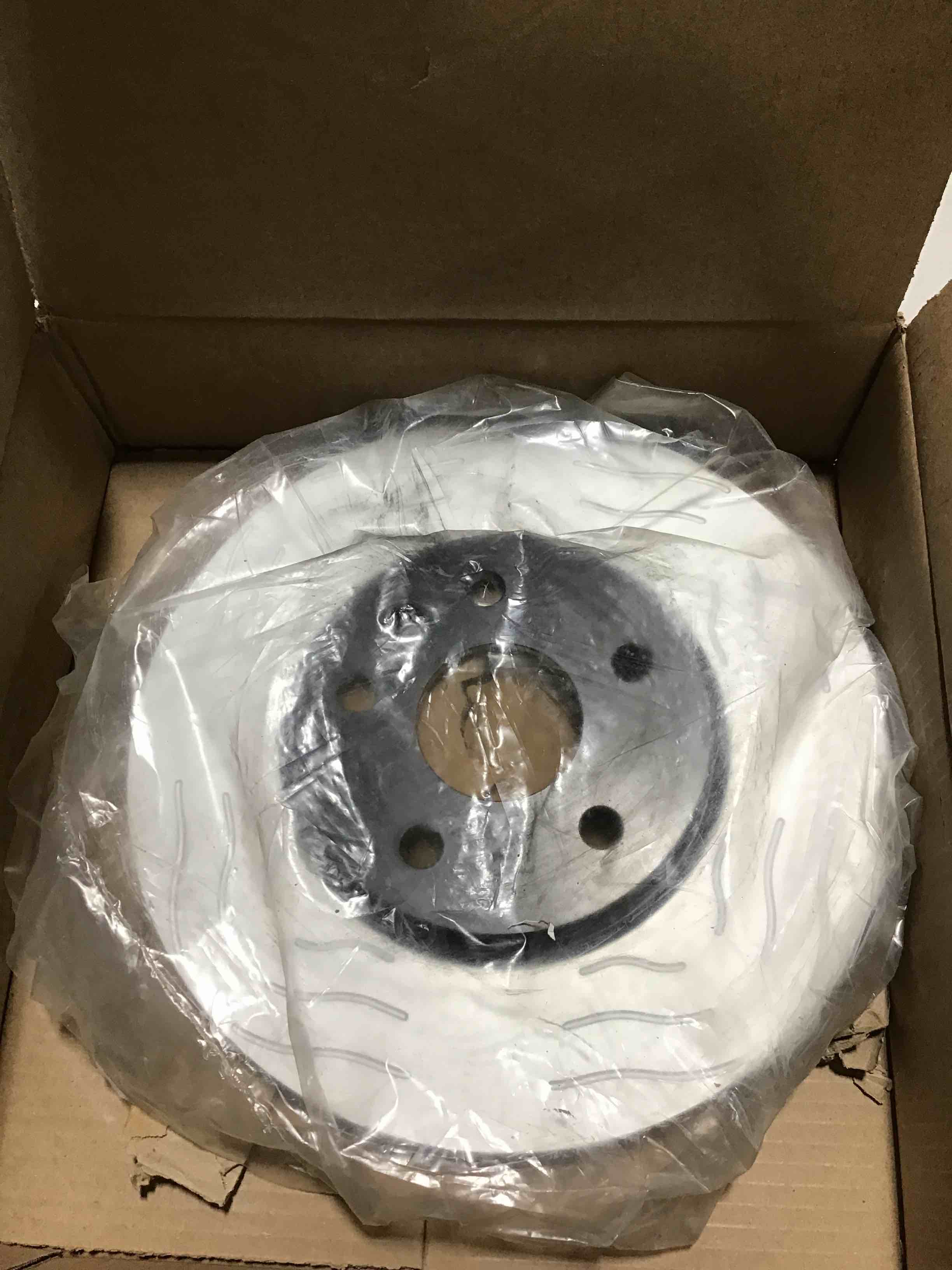 https://s3.amazonaws.com/lotting-images-prod/bidfta/RED5454874_1714157962211.jpeg