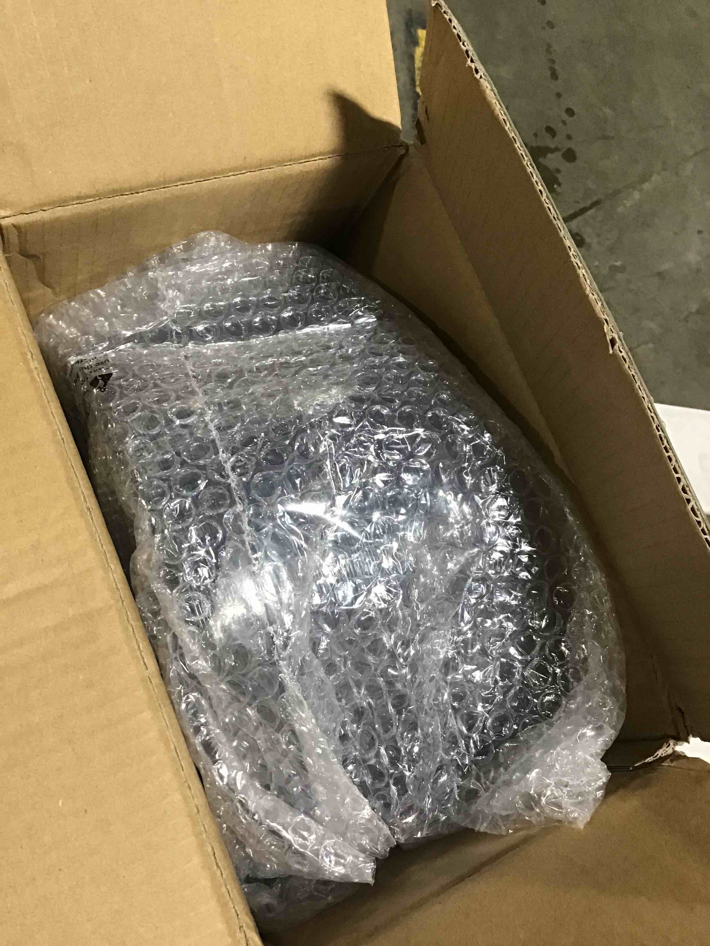 https://s3.amazonaws.com/lotting-images-prod/bidfta/RED5454878_1714158757364.jpeg
