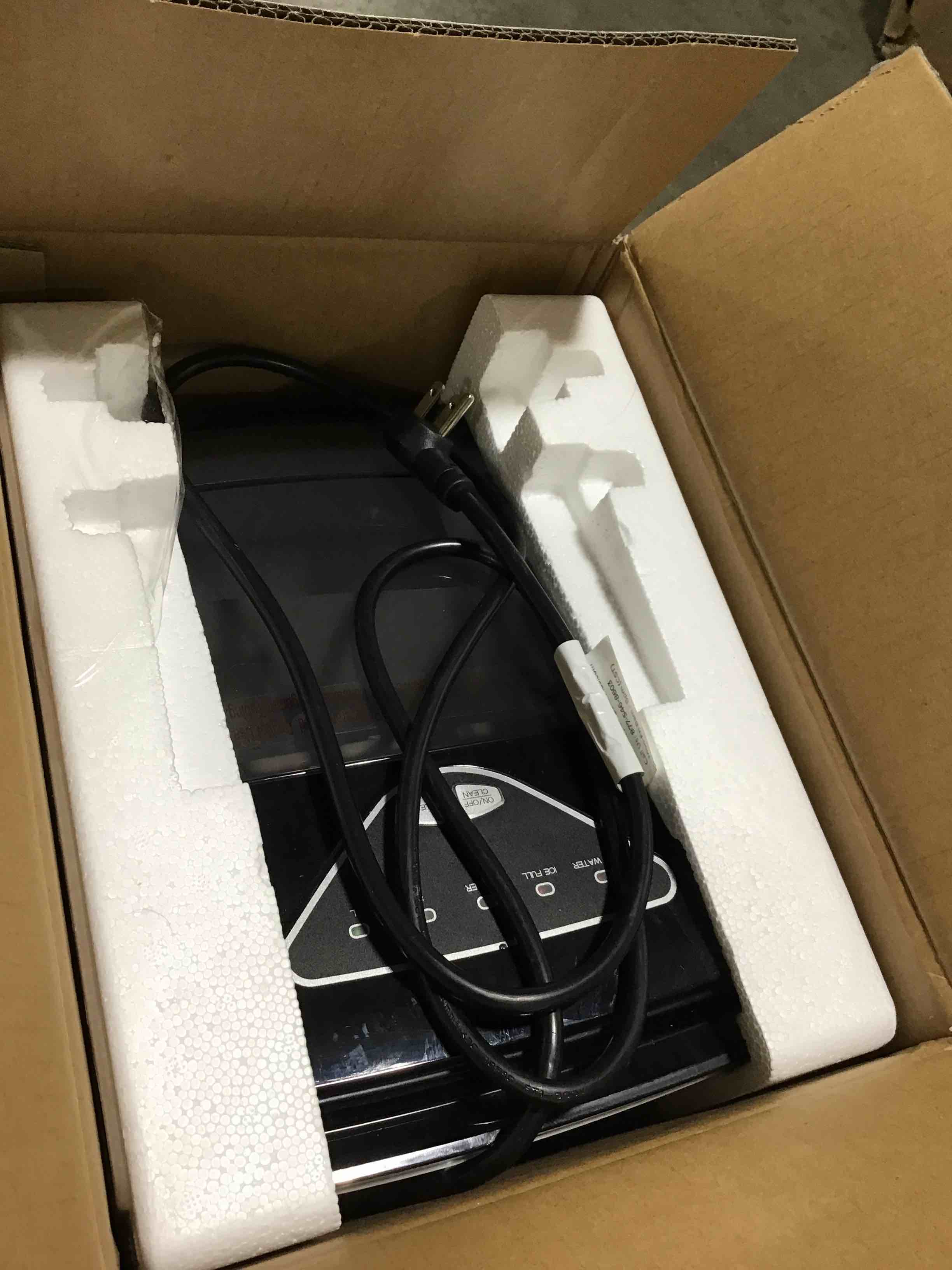 https://s3.amazonaws.com/lotting-images-prod/bidfta/RED5454879_1714158912164.jpeg